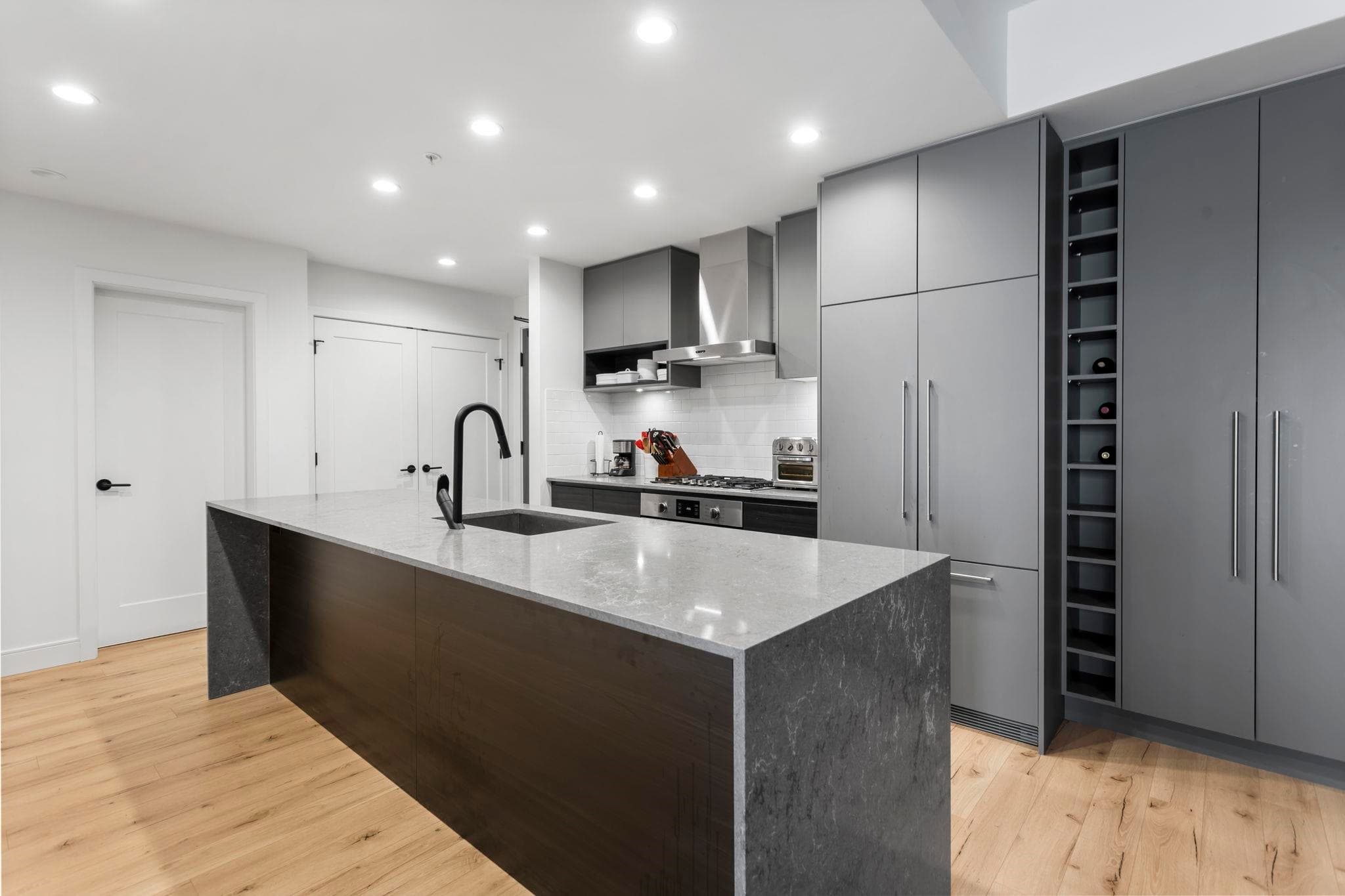 331 - 55 Klahanie Drive, Port Moody, V3H 0M9 — photo 2