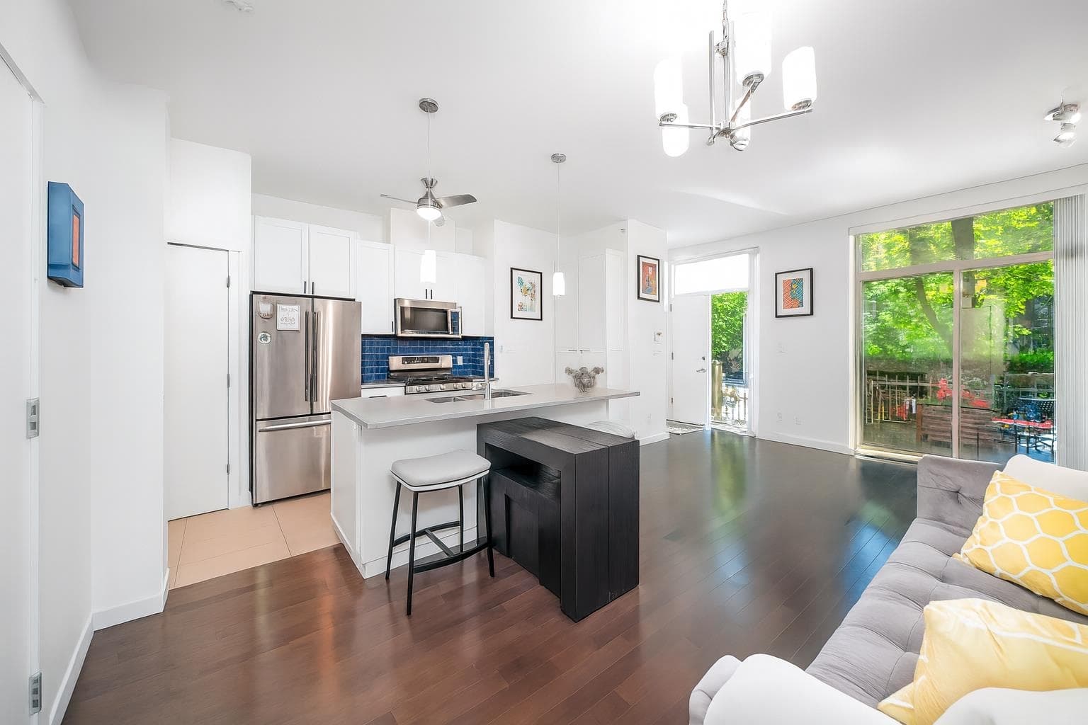 983 Richards Street, Vancouver, V6B 3B6 — photo 3