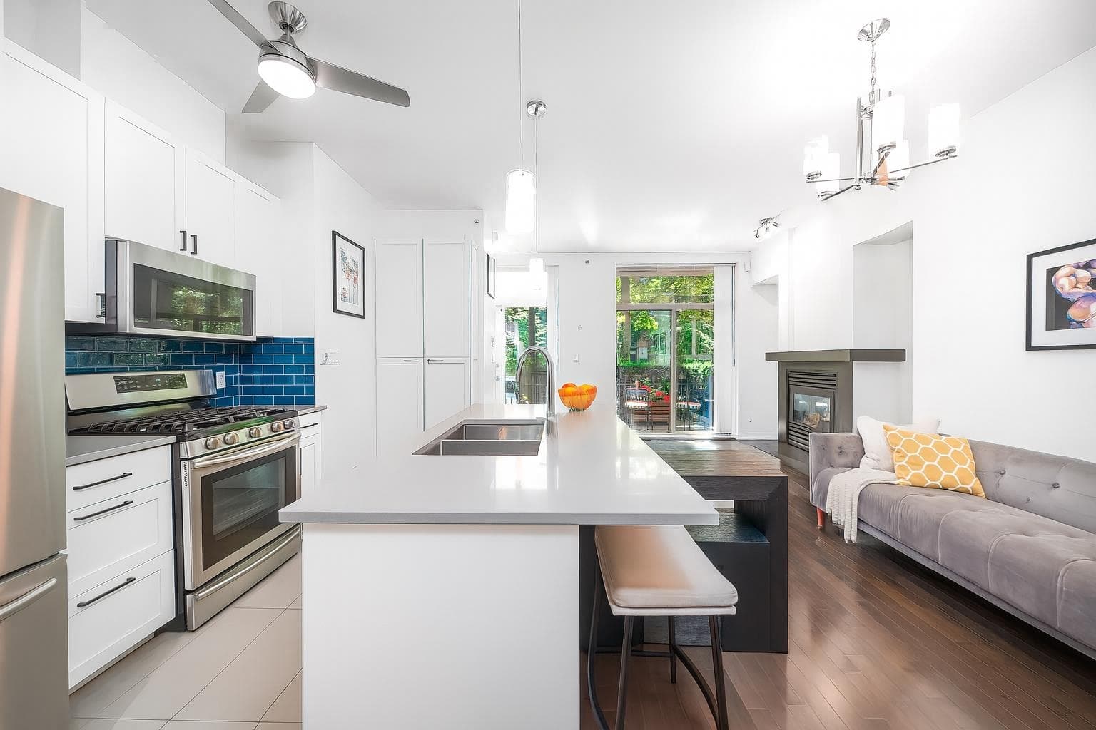 983 Richards Street, Vancouver
