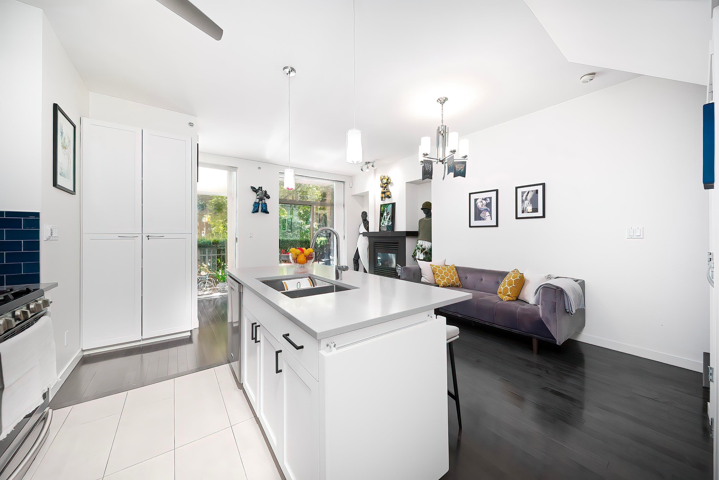 983 Richards Street, Vancouver, V6B 3B6 — photo 4