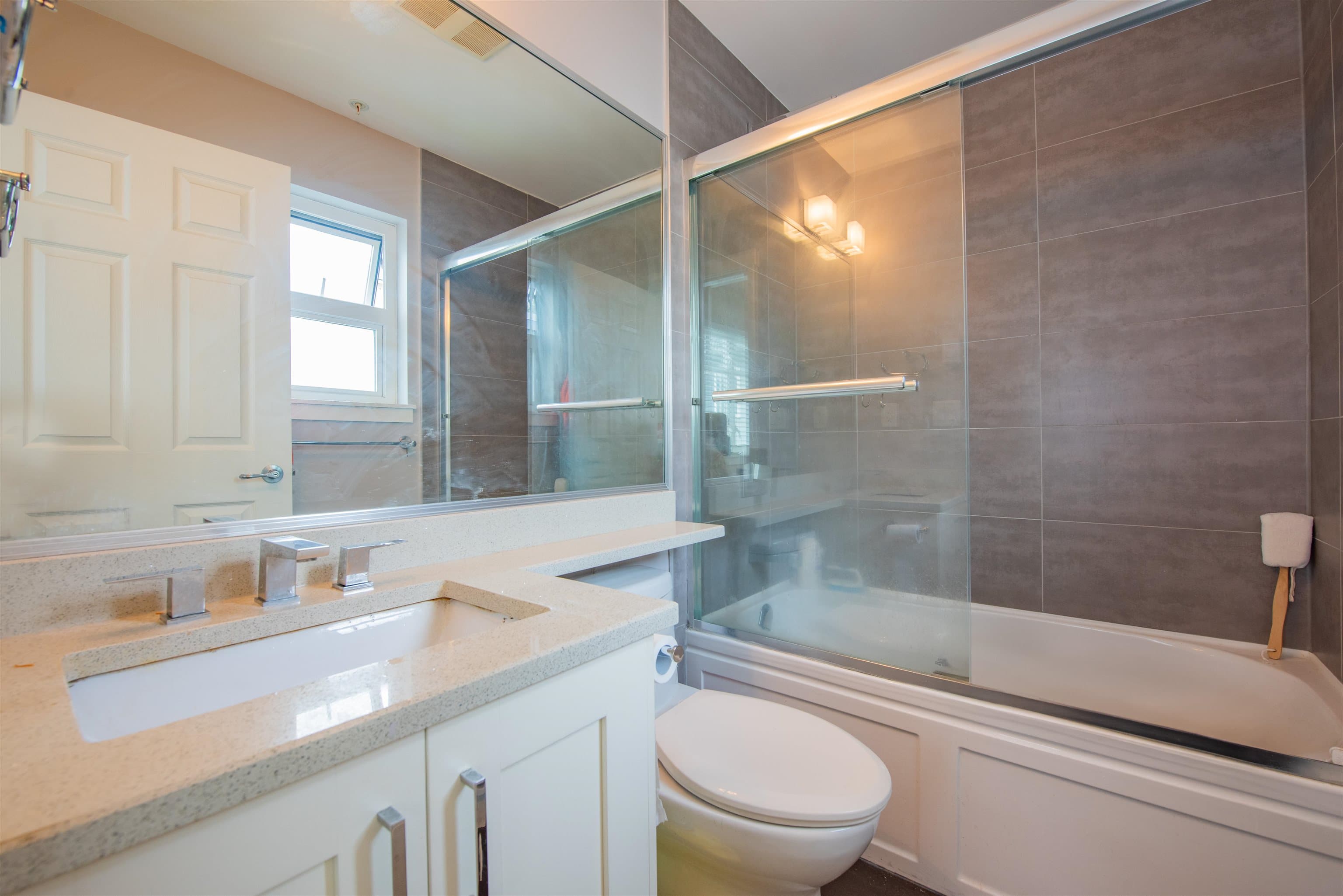 207 - 2263 Triumph Street, Vancouver, V5L 1L2 — photo 4