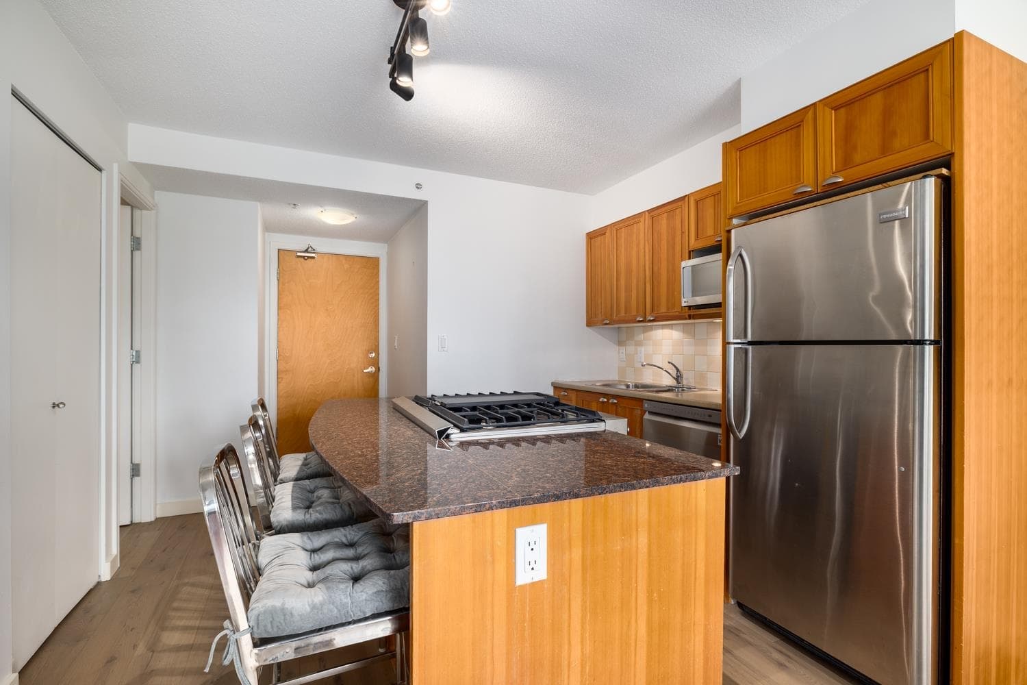 803 - 1723 Alberni Street, Vancouver, V6G 3G9 — photo 2