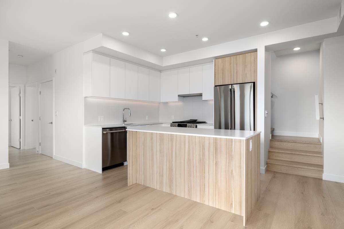 605 - 2450 Garden Drive, Vancouver, V5N 0K1 — photo 2