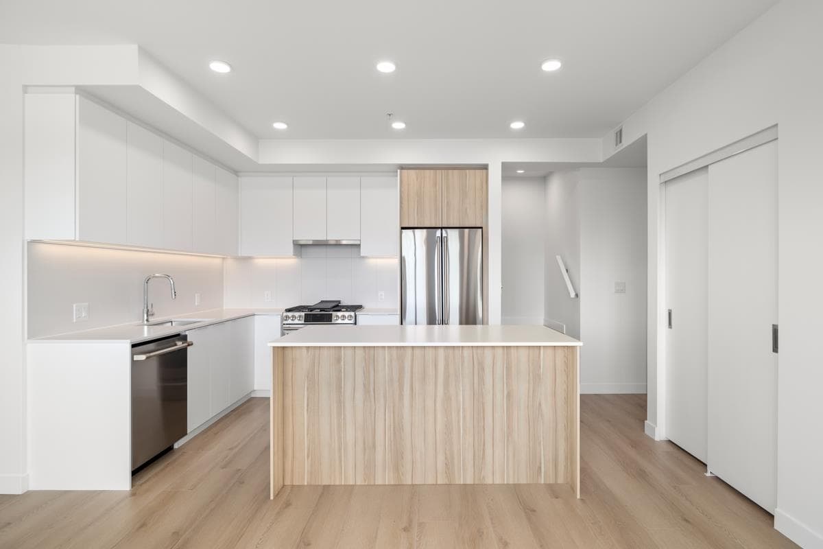 605 - 2450 Garden Drive, Vancouver, V5N 0K1 — photo 3