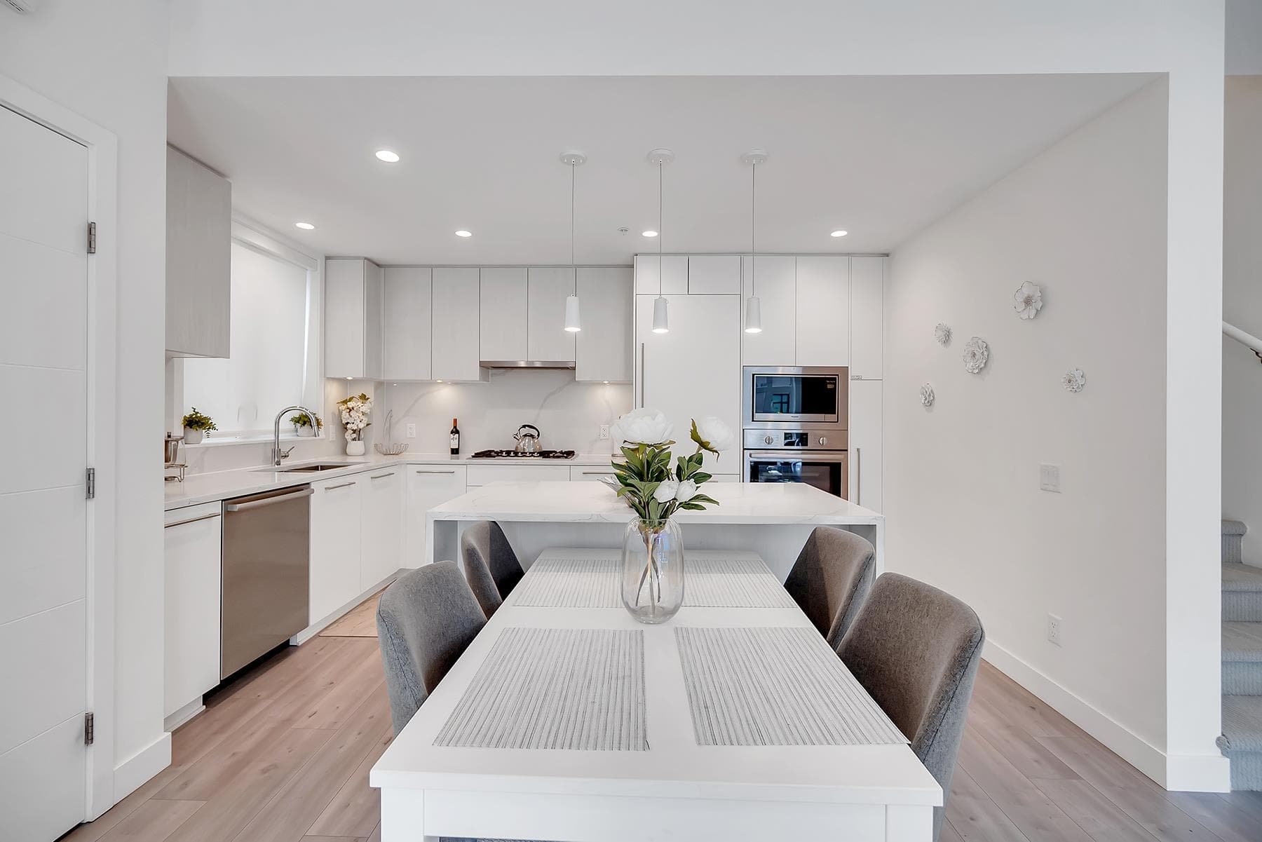 245 - 2035 Glenaire Drive, North Vancouver, V7P 1Y2 — photo 4