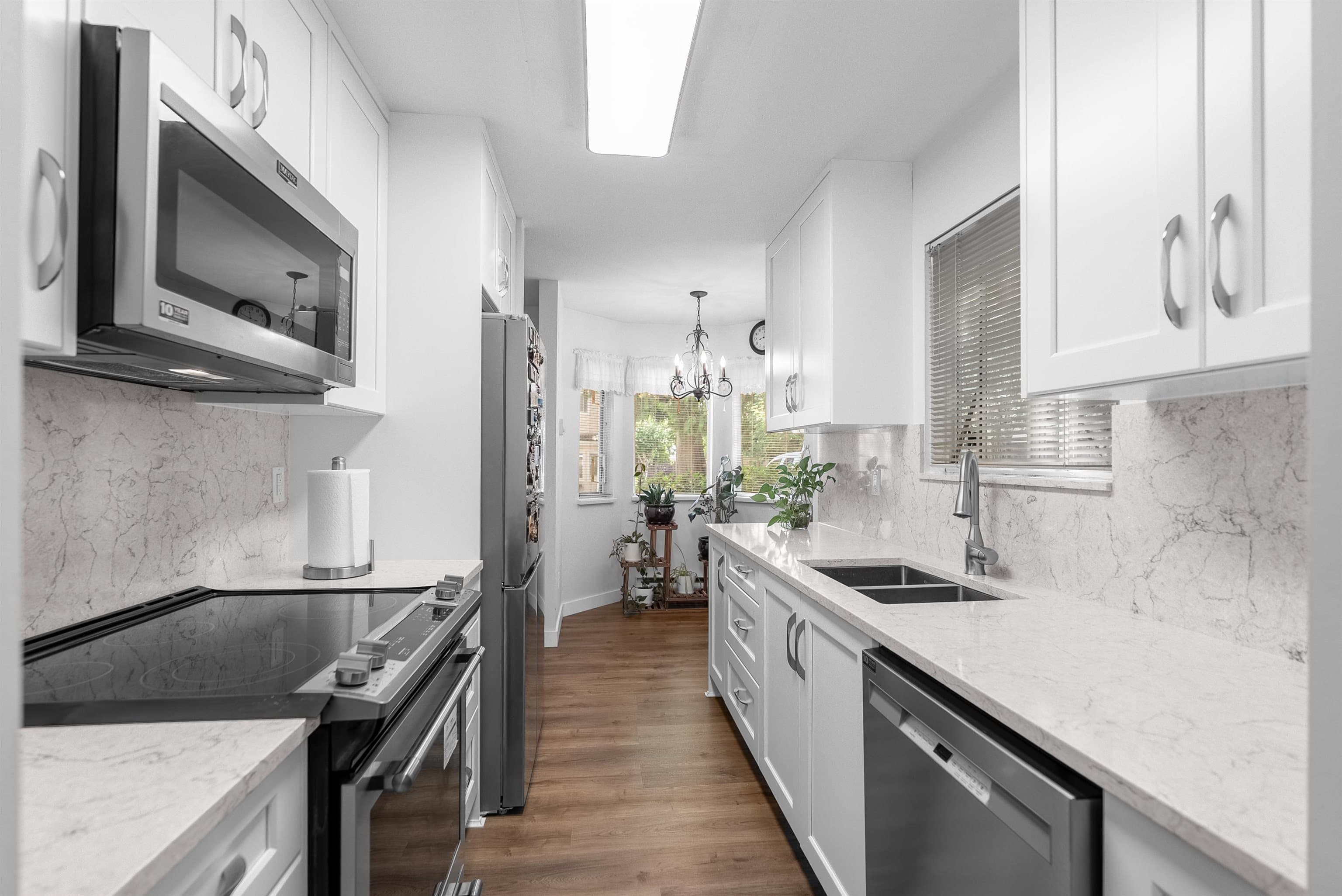 3 - 10056 154 Street, Surrey, V3R 4J6 — photo 3