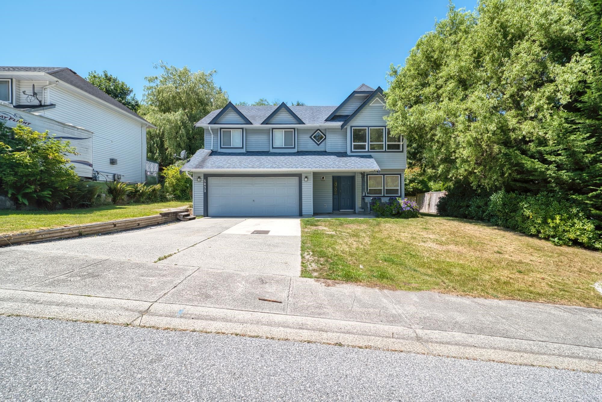5833 Heron Place, Sechelt, V7Z 0R3 — photo 2