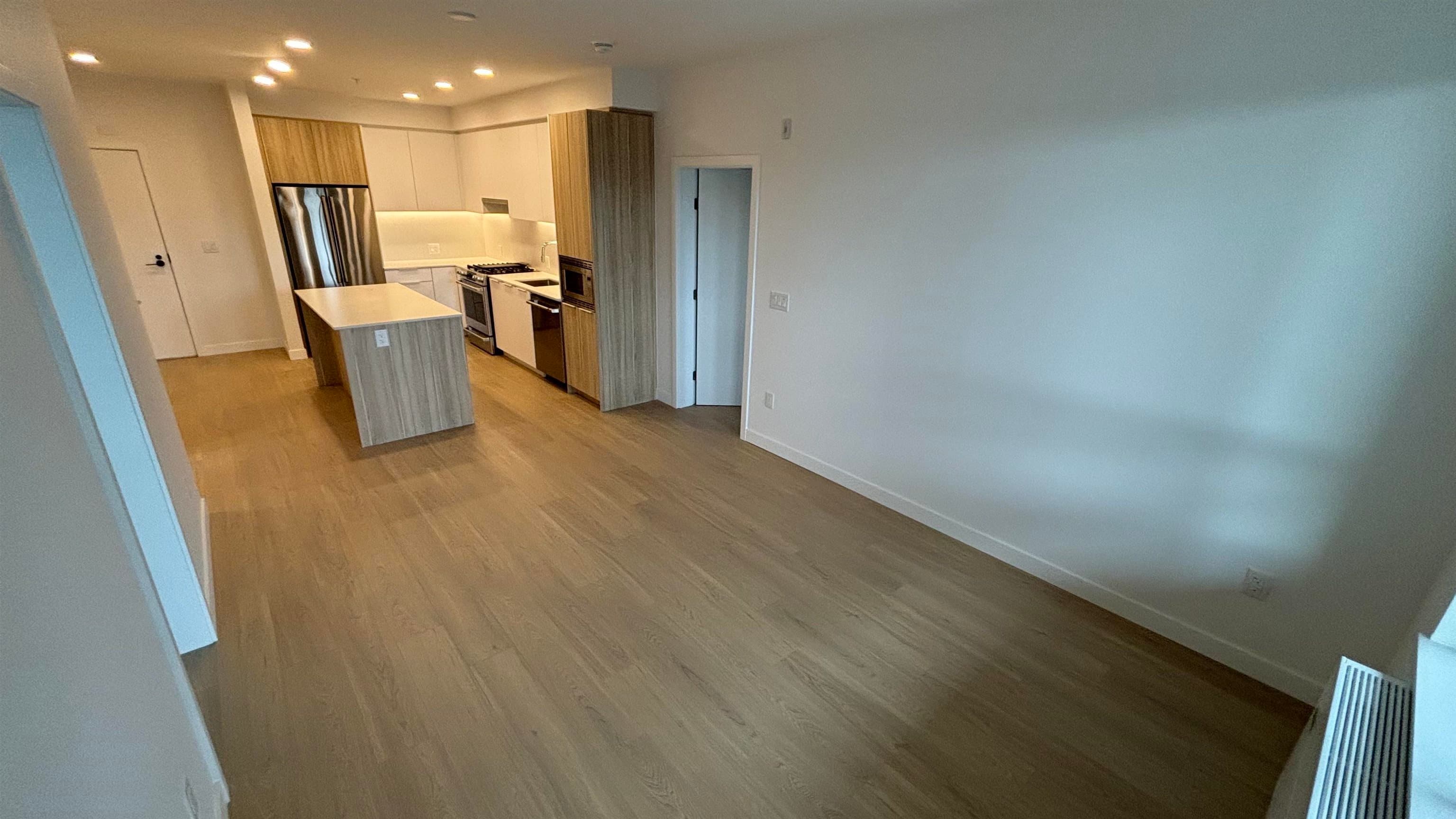 213 - 2450 Garden Drive, Vancouver, V5N 1W8 — photo 3