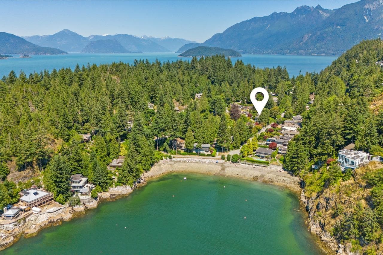 6755 Dufferin Avenue, West Vancouver