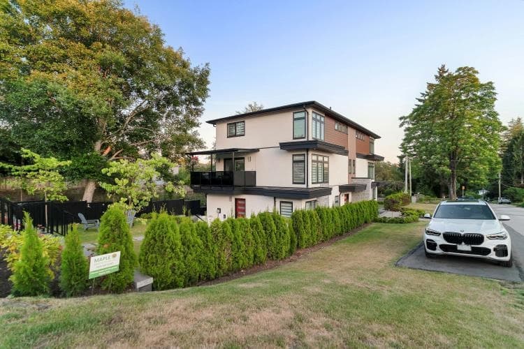 1010 Augusta Avenue, Burnaby, V5A 2V4 — photo 2