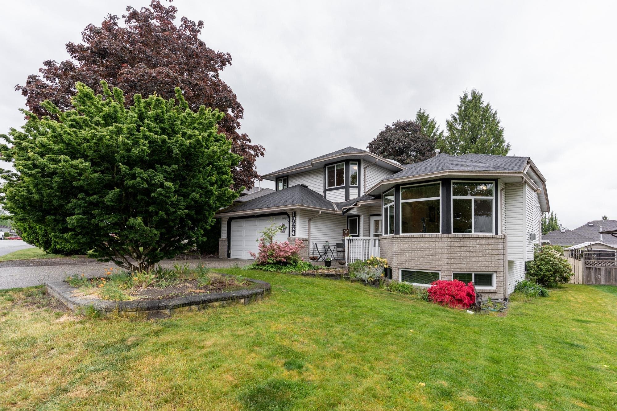 19624 Somerset Drive, Pitt Meadows, V3Y 2L4 — photo 1