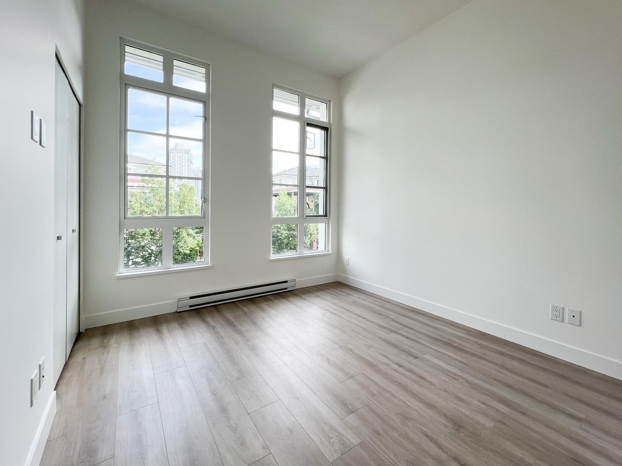 105 - 548 Foster Avenue, Coquitlam, V3J 0E2 — photo 4