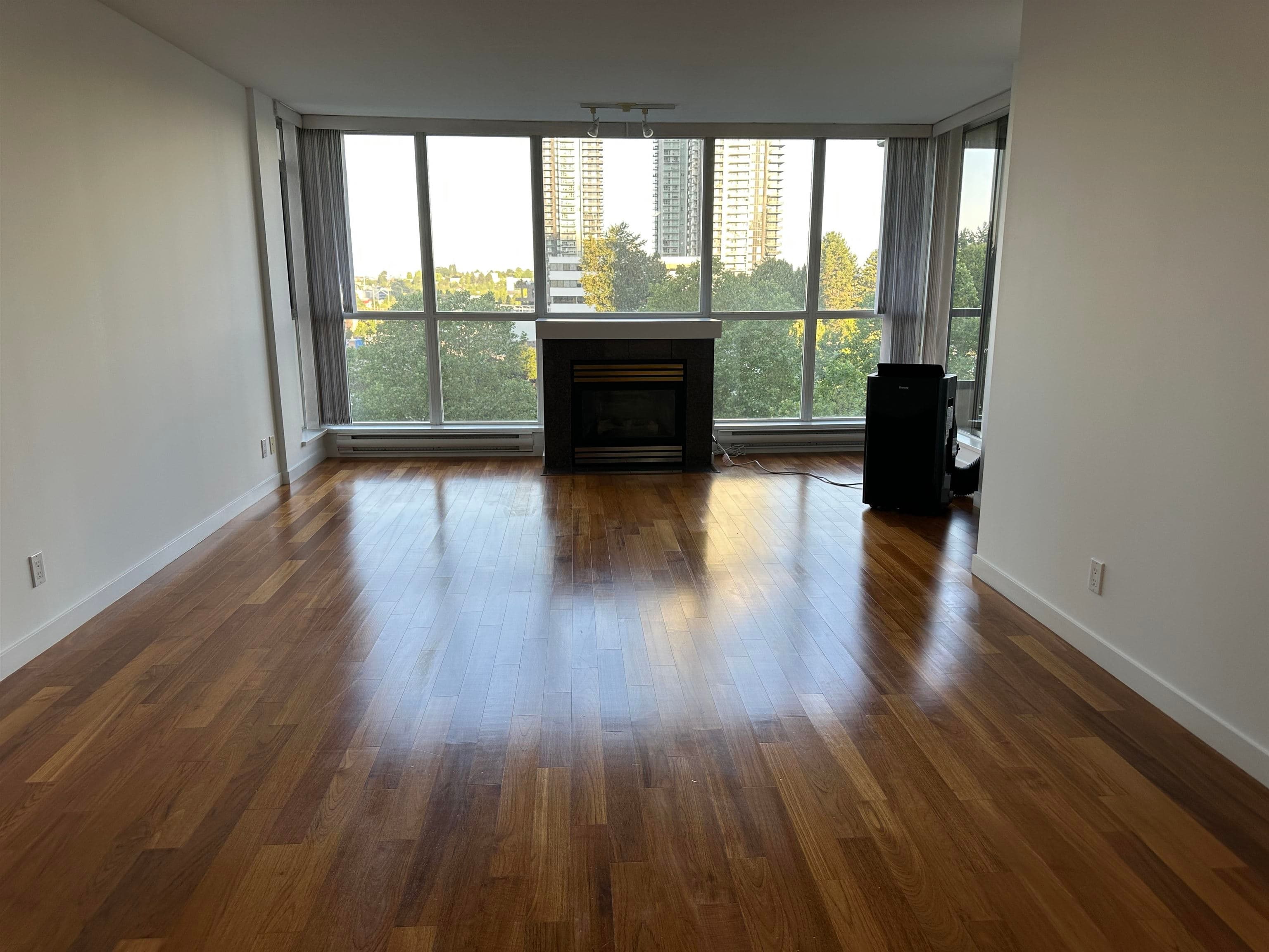 604 - 2138 Madison Avenue, Burnaby, V5C 6T6 — photo 3