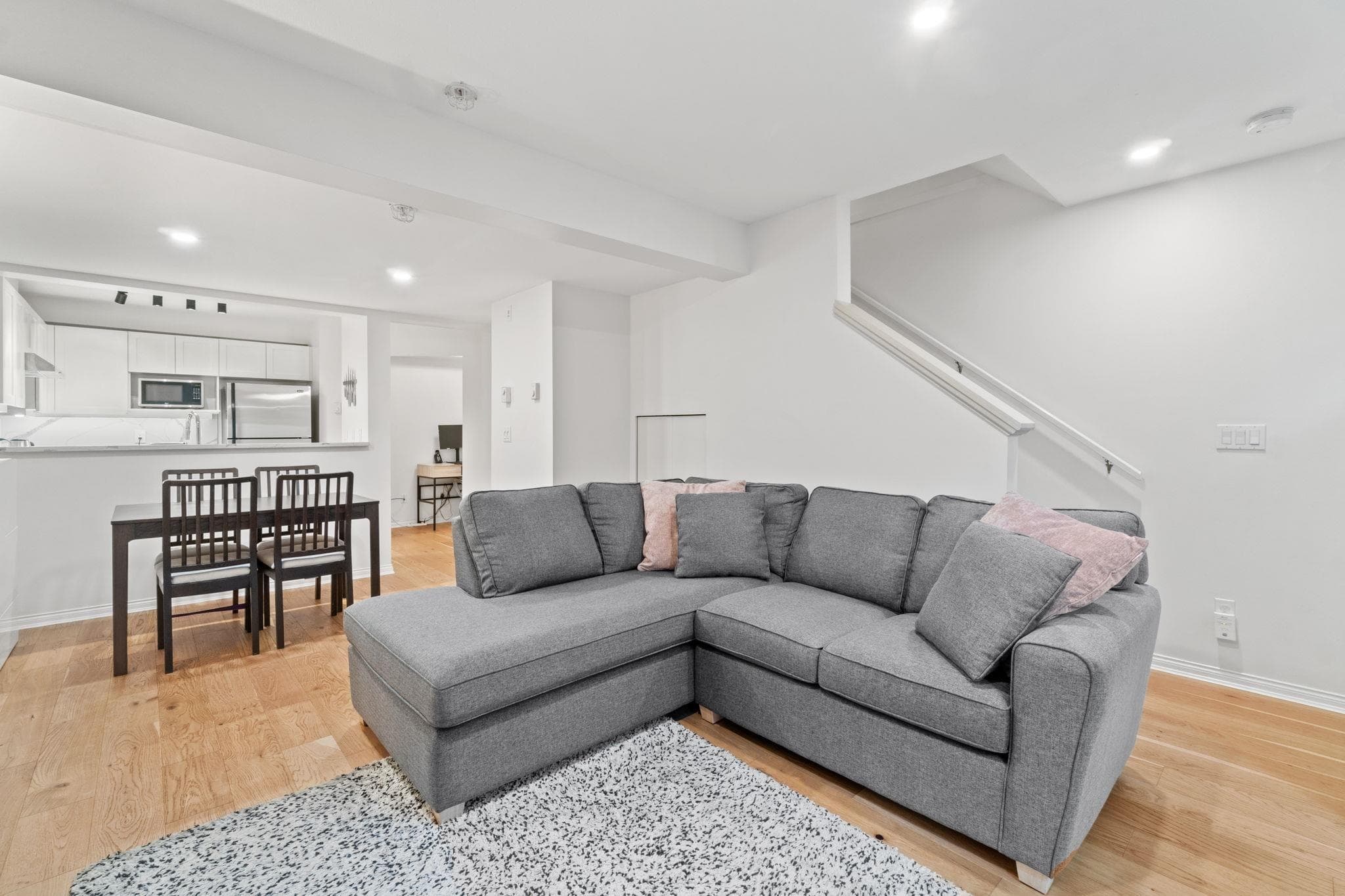 12 - 2375 W Broadway, Vancouver, V6K 2E6 — photo 2