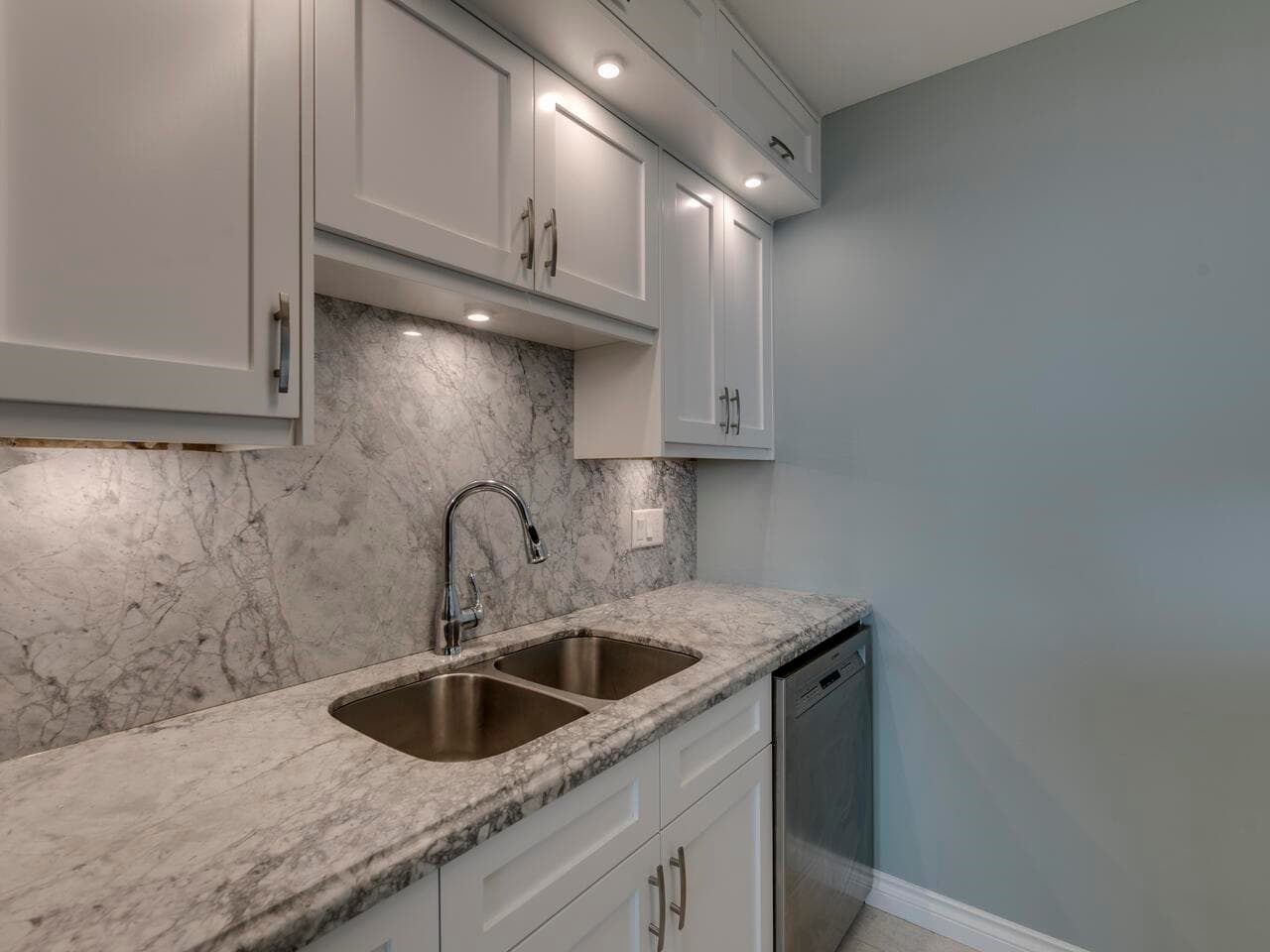 902 - 3920 Hastings Street, Burnaby, V5C 6C7 — photo 2