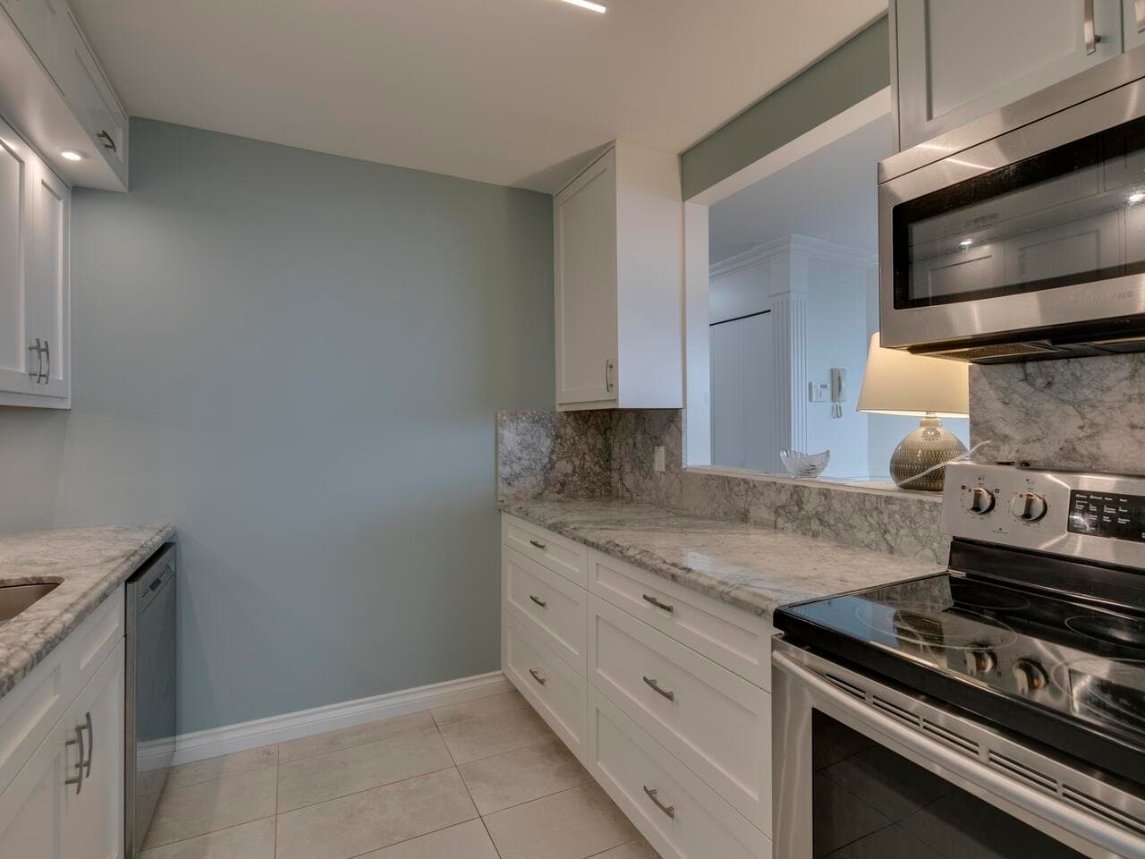 902 - 3920 Hastings Street, Burnaby, V5C 6C7 — photo 3