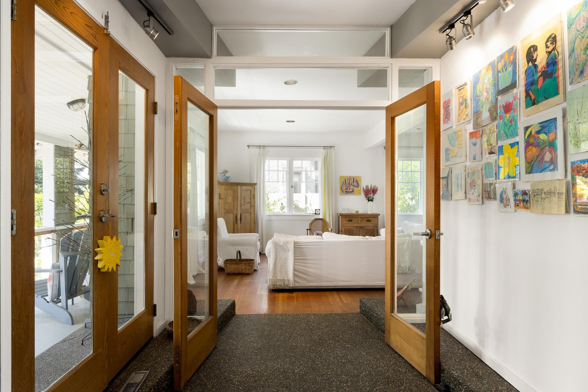 2433 Mathers Avenue, West Vancouver, V7V 2H9 — photo 3