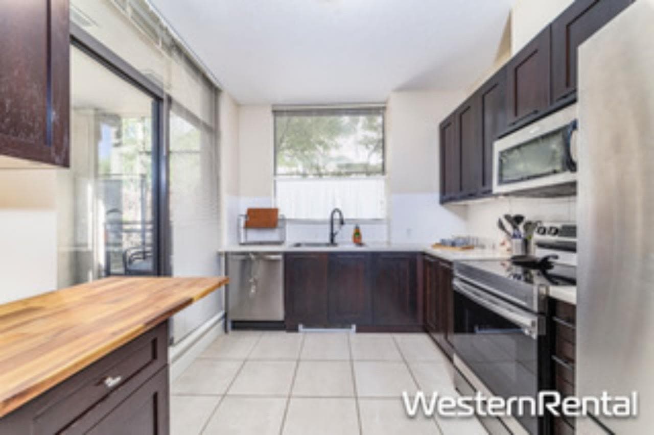 1XX - 9370 University Crescent, Burnaby, V5A 4X9 — photo 2
