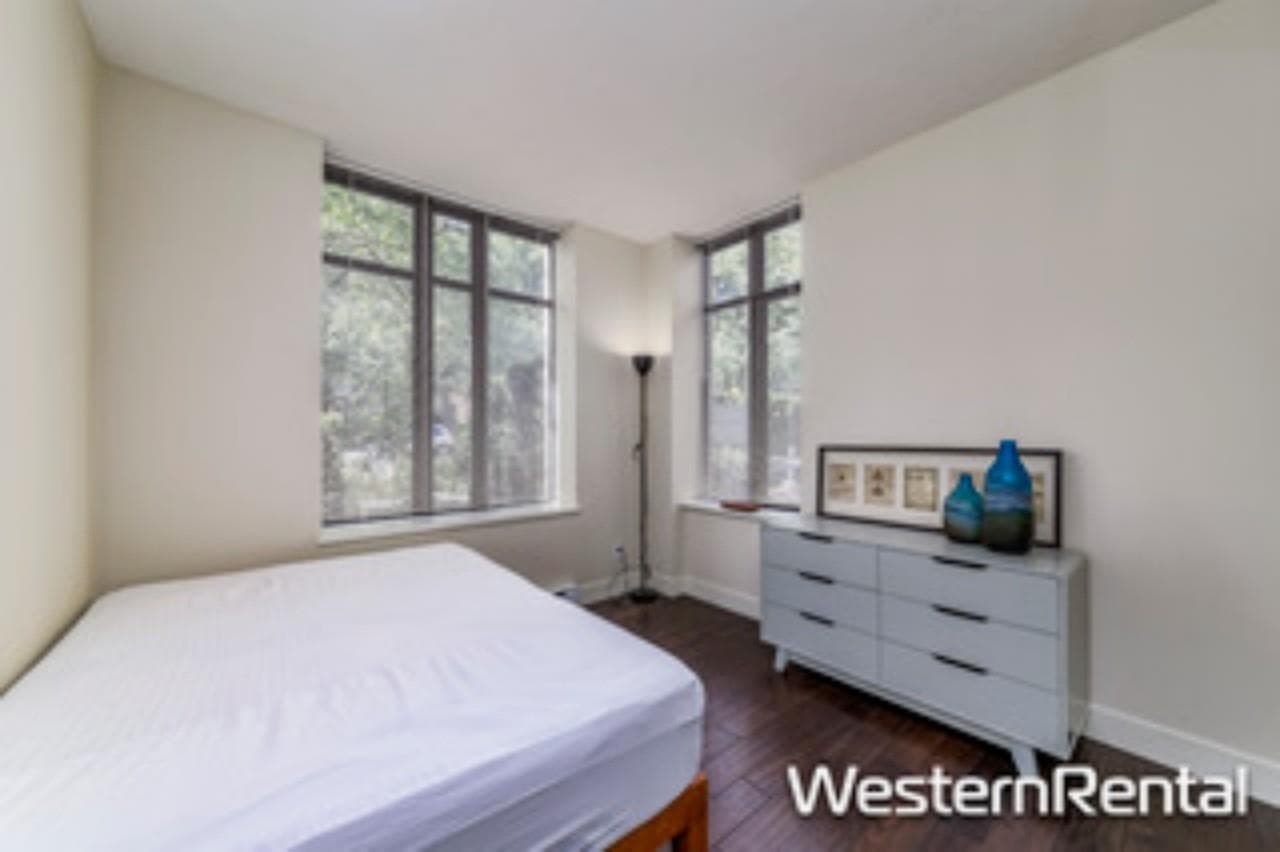 1XX - 9370 University Crescent, Burnaby, V5A 4X9 — photo 4
