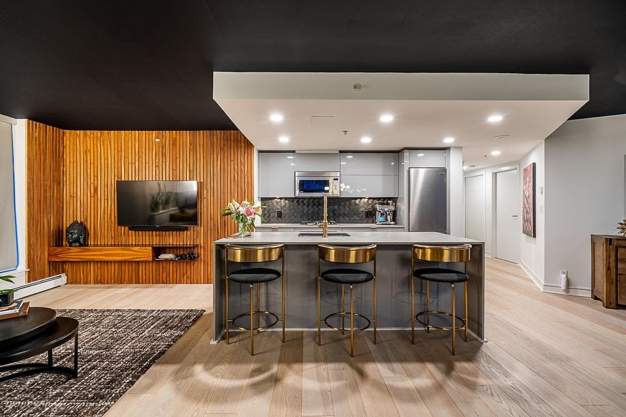 310 - 128 W Cordova Street, Vancouver, V6B 0E6 — photo 2