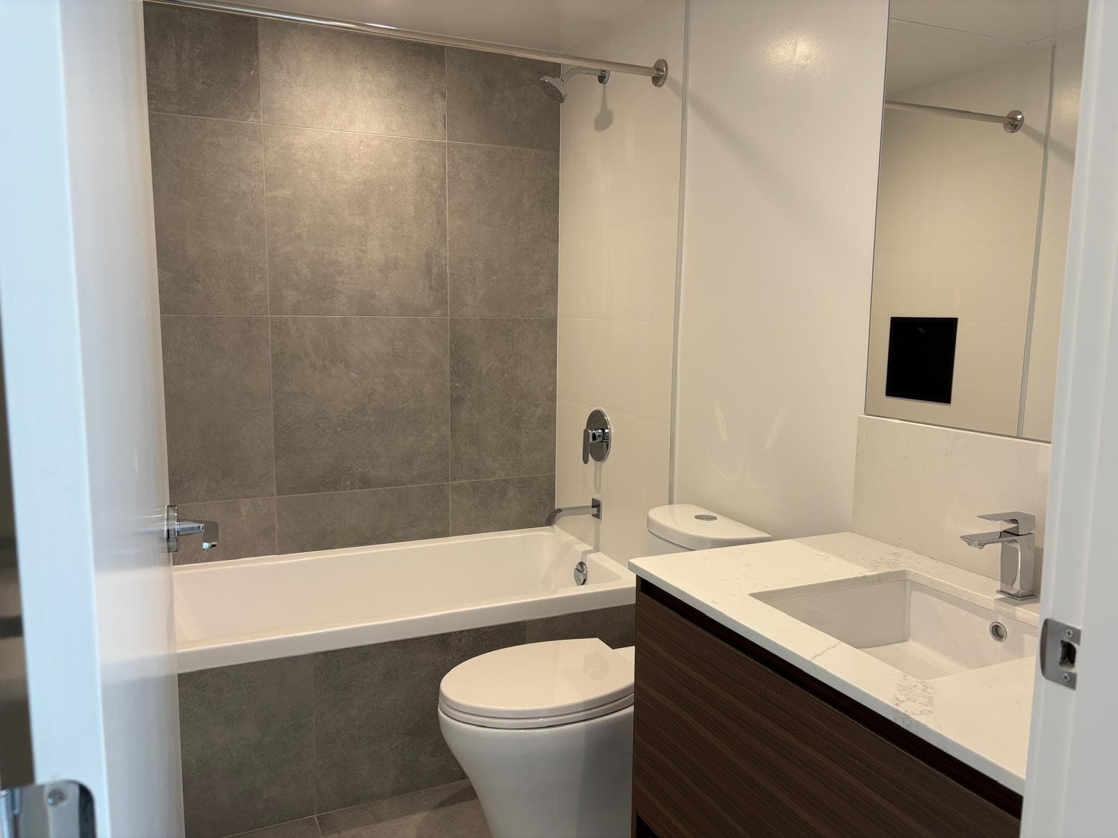 2609 - 13745 George Junction, Surrey, V3T 0V8 — photo 2