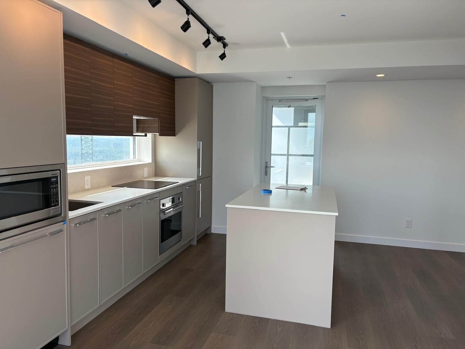 2609 - 13745 George Junction, Surrey, V3T 0V8 — photo 4