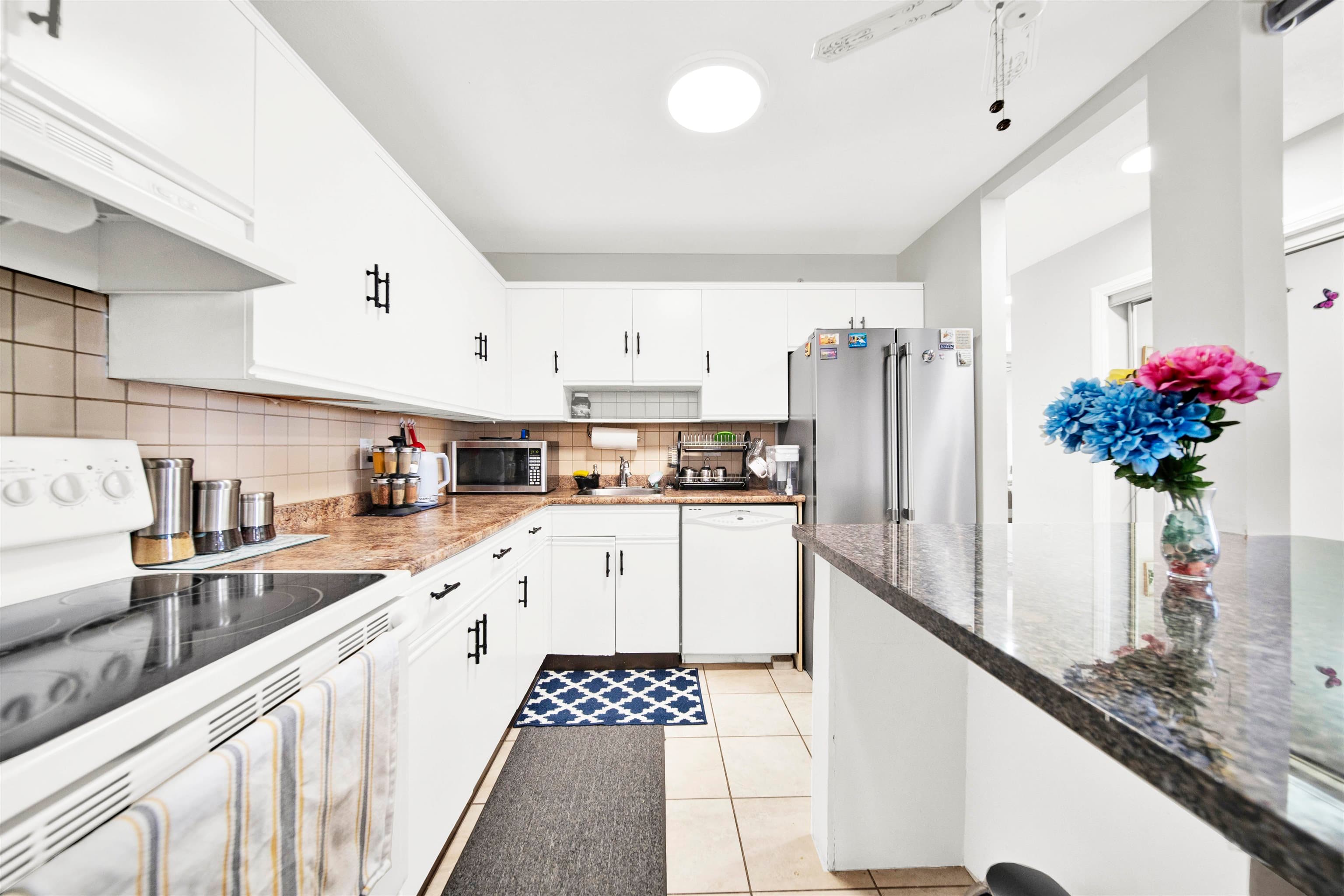209 - 1830 E Southmere Crescent, Surrey, V4A 9C2 — photo 4