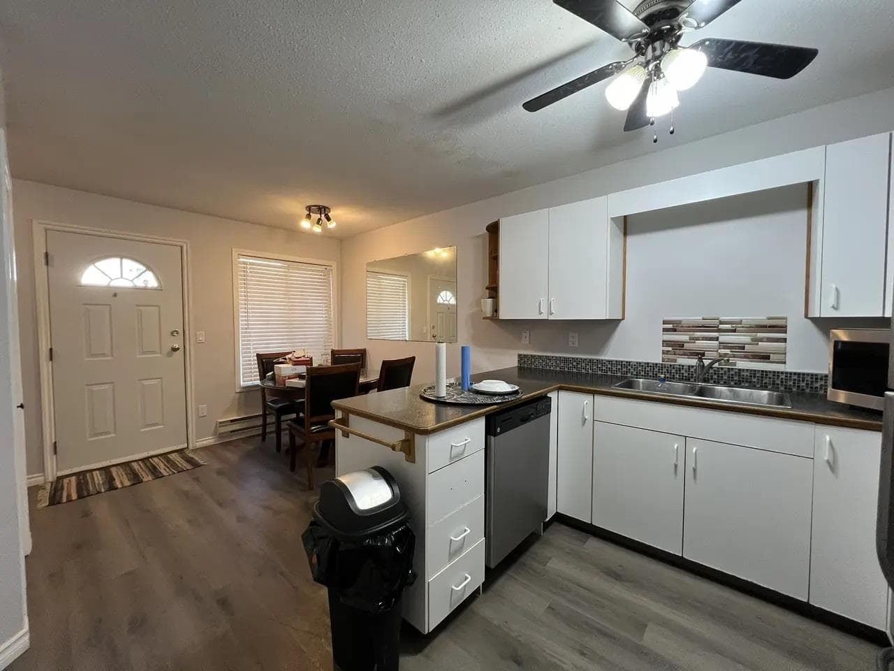2 - 9206 Corbould Street, Chilliwack, V2P 4A5 — photo 2