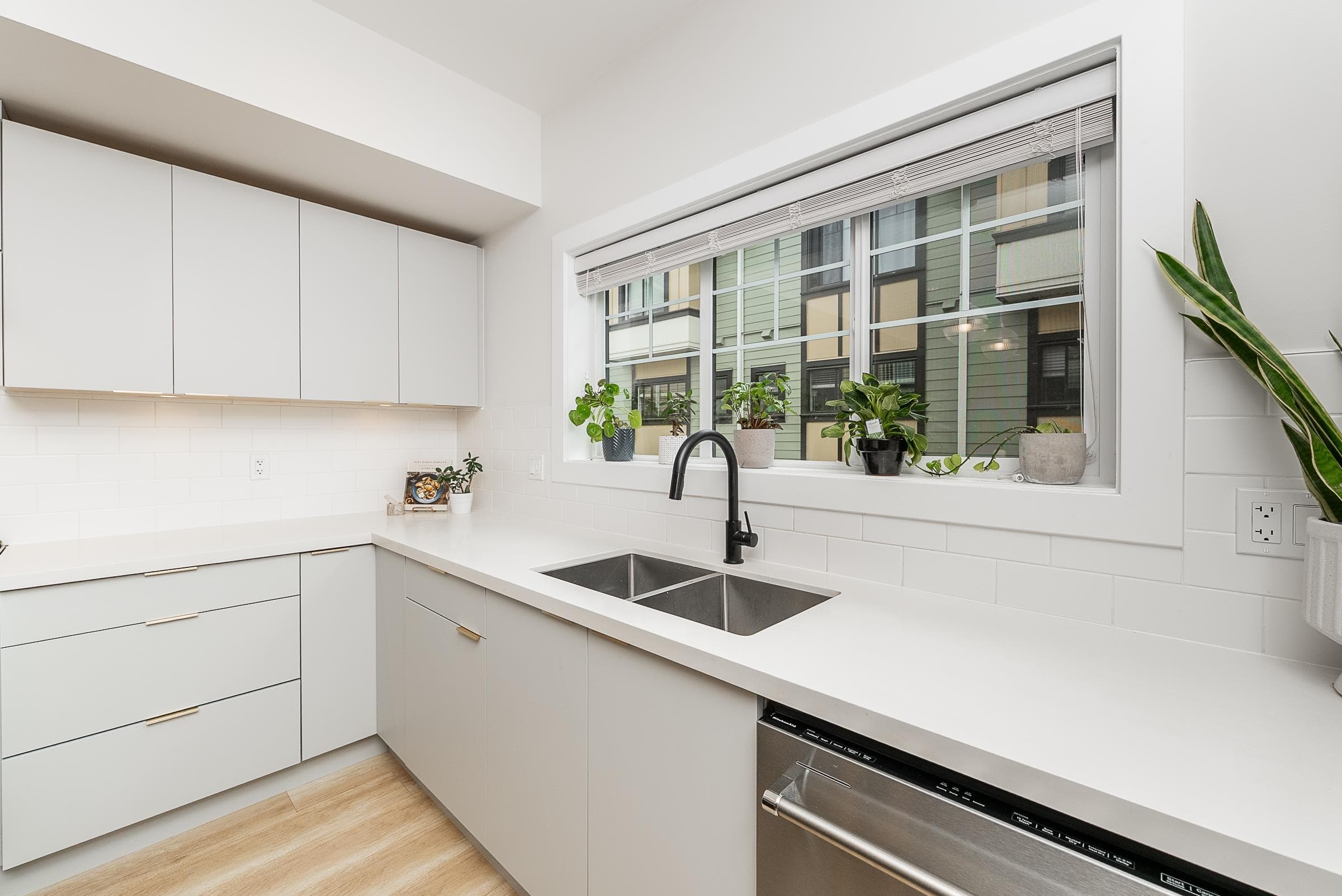 202 - 80 Elgin Street, Port Moody, V3H 0M6 — photo 5