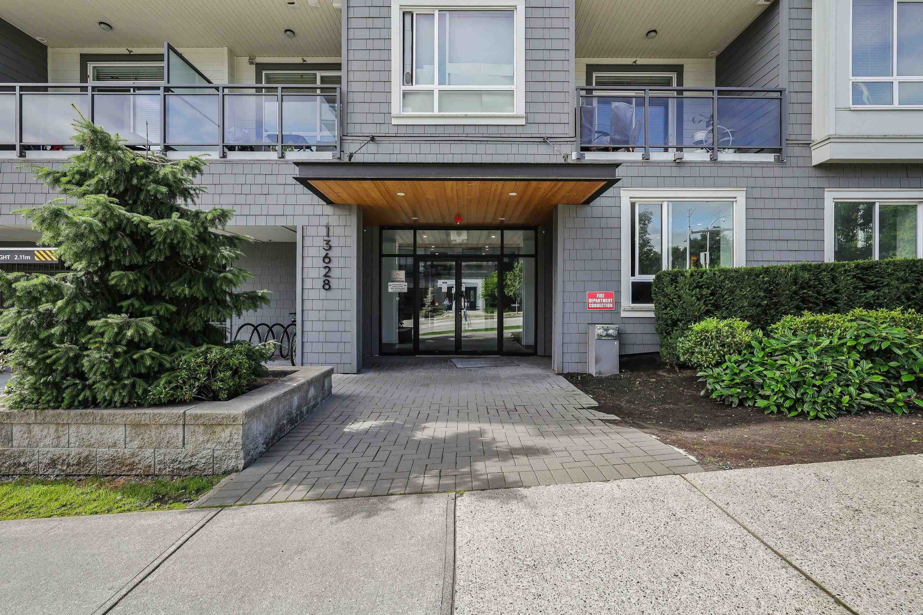 303 - 13628 81a Avenue, Surrey, V3W 3E2 — photo 2