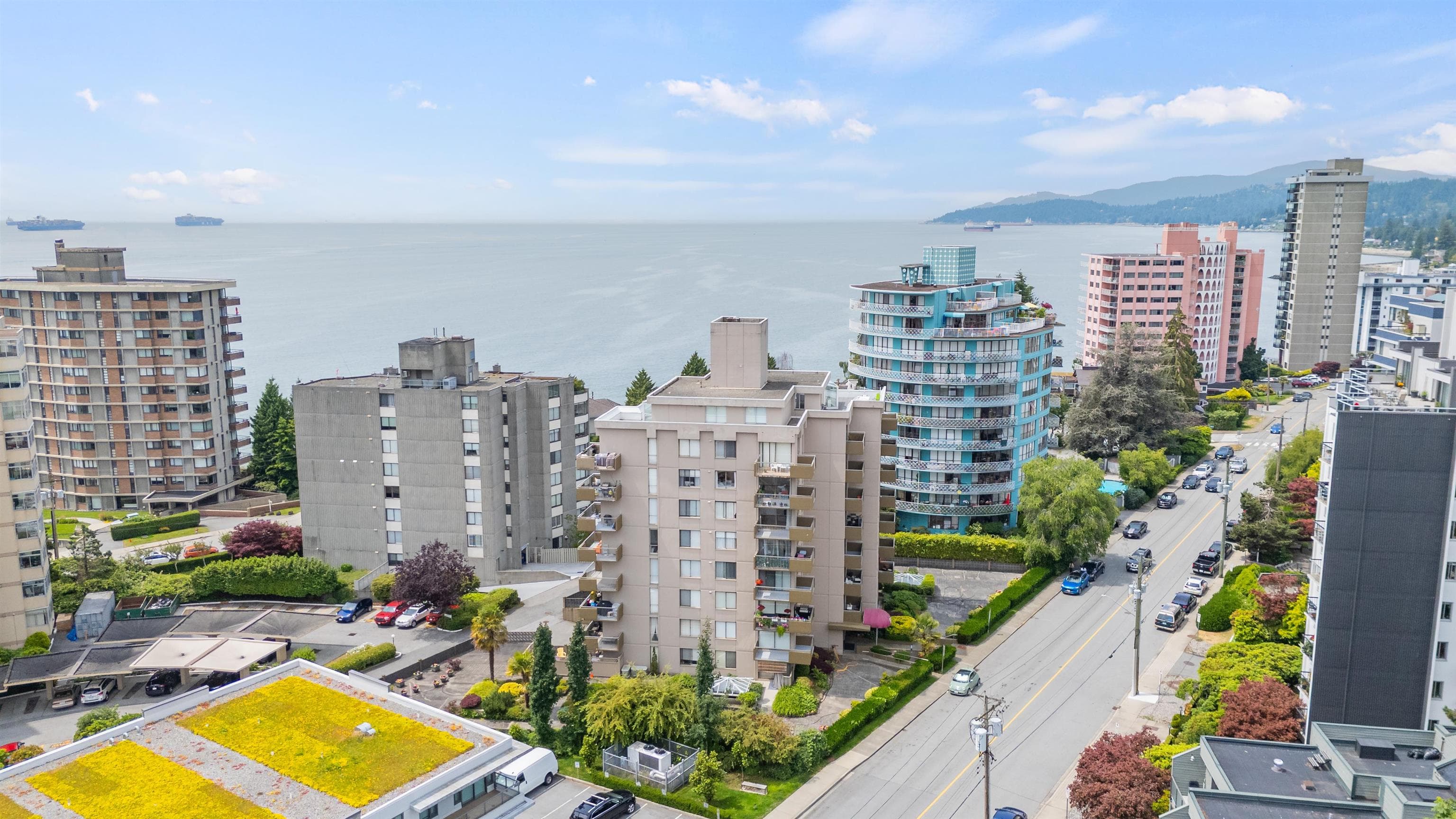 403 - 2150 Bellevue Avenue, West Vancouver, V7V 1C3 — photo 1