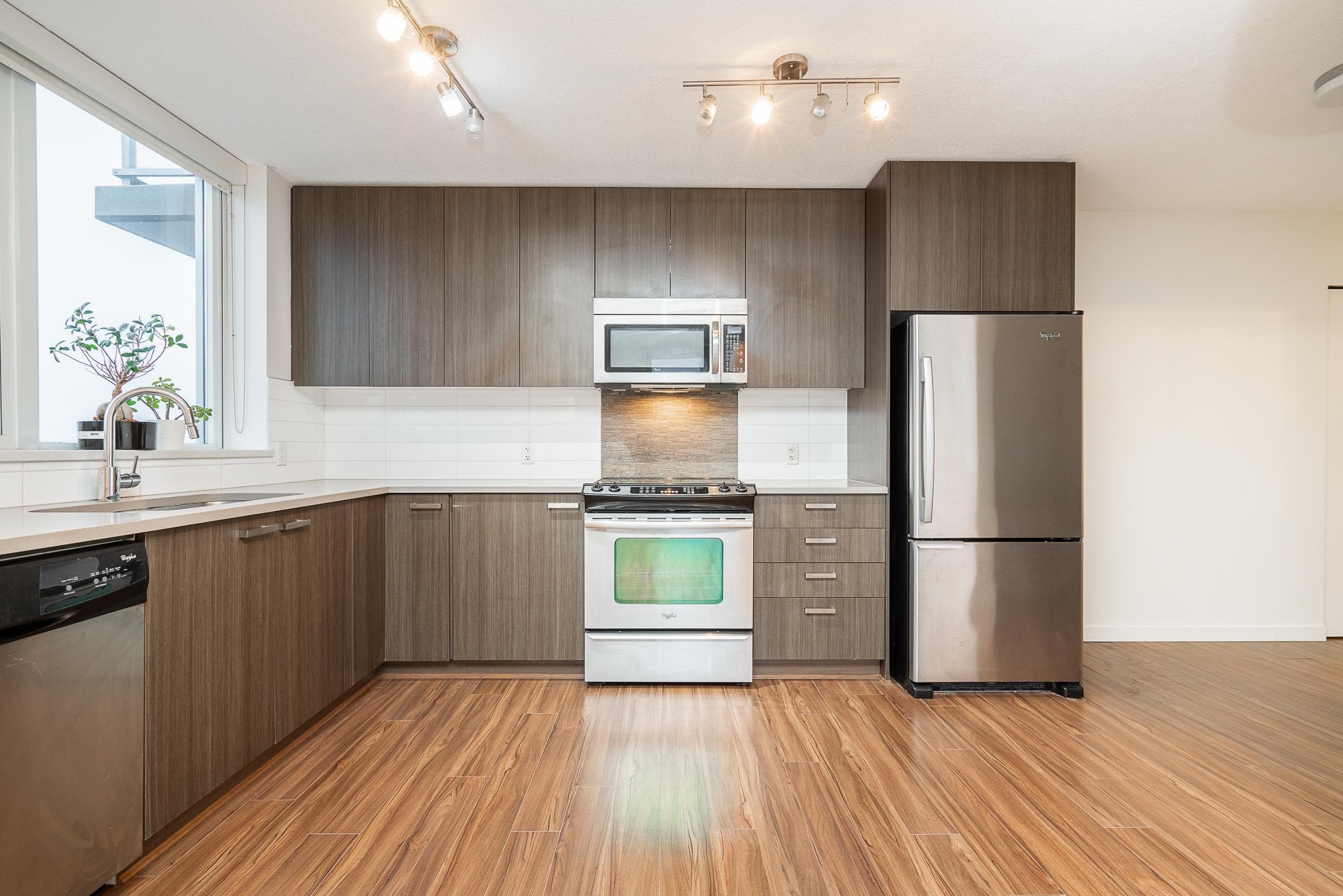 2709 - 13325 102a Avenue, Surrey, V3T 0J5 — photo 2