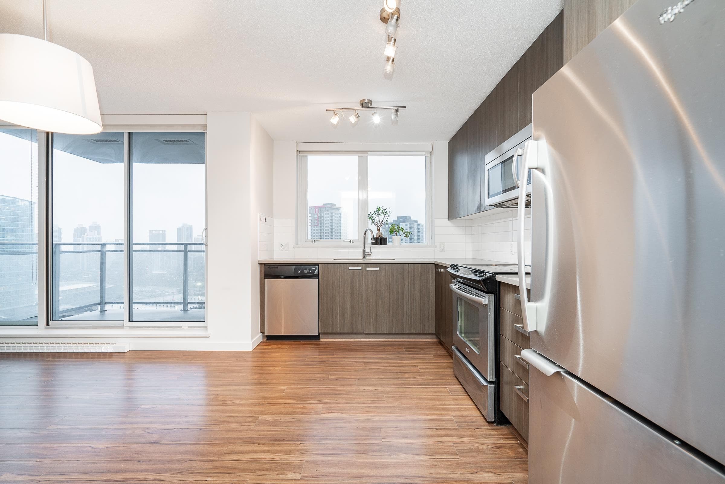 2709 - 13325 102a Avenue, Surrey, V3T 0J5 — photo 4