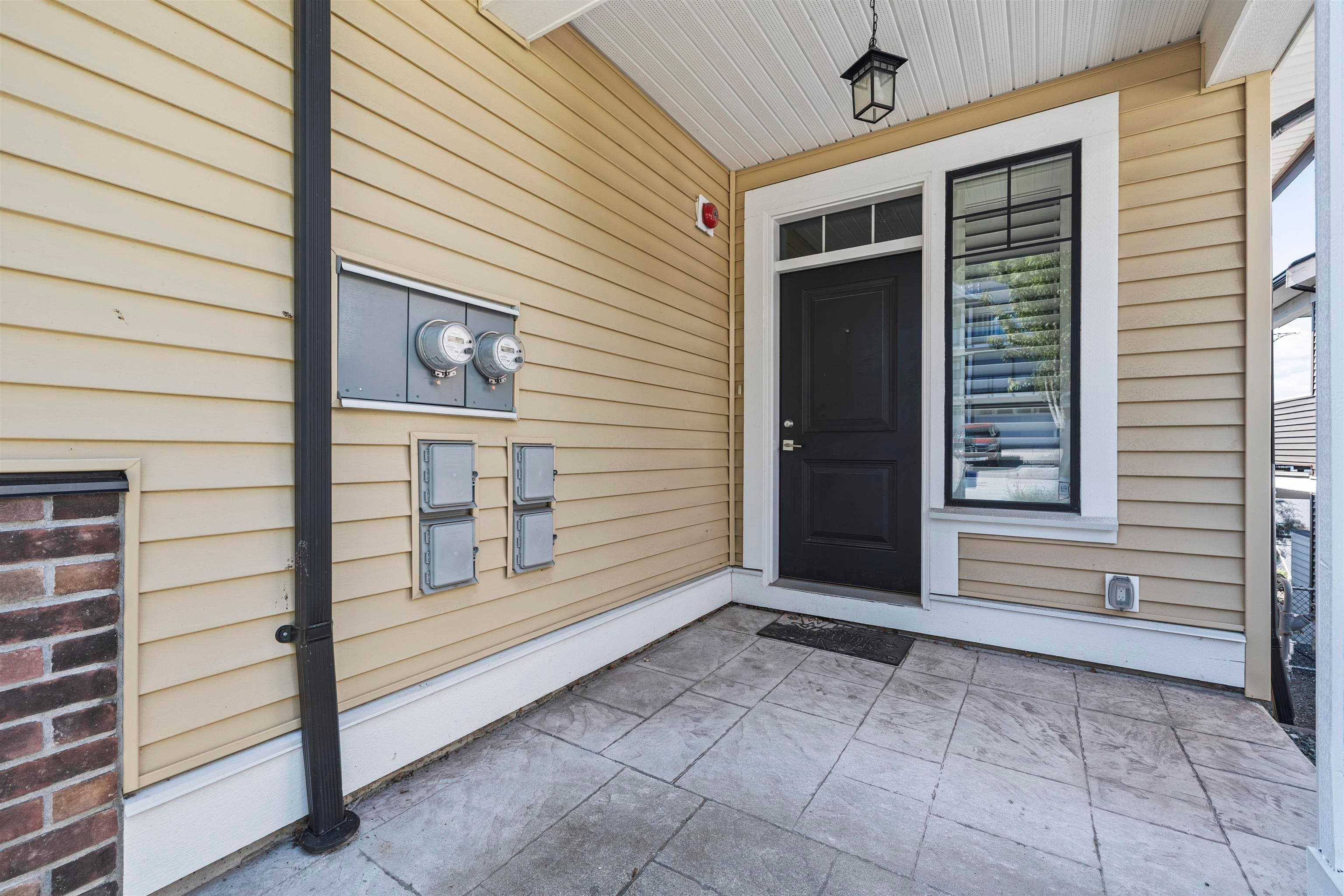 B - 47009 Sylvan Drive, Chilliwack, V2R 0X2 — photo 2