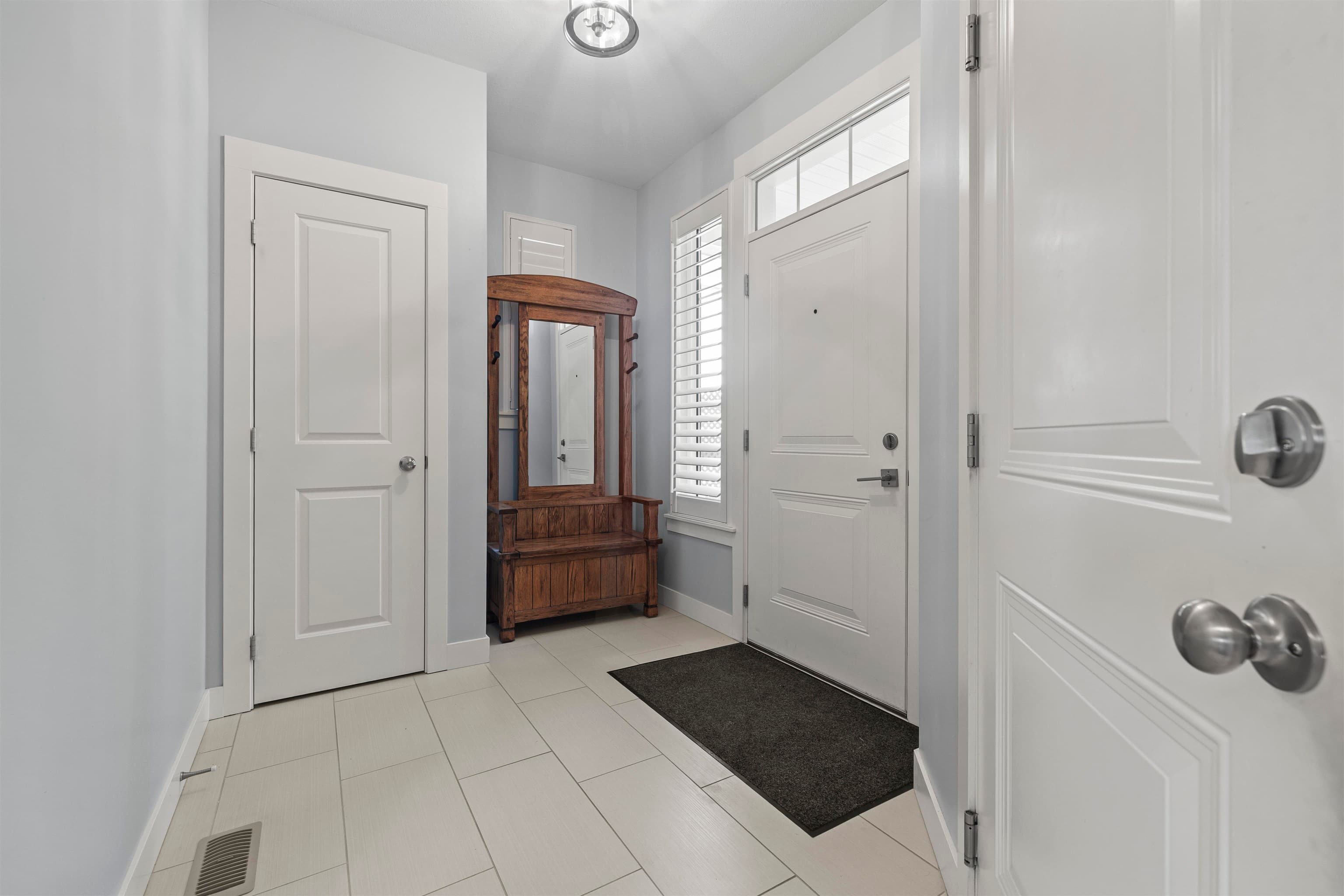 B - 47009 Sylvan Drive, Chilliwack, V2R 0X2 — photo 3
