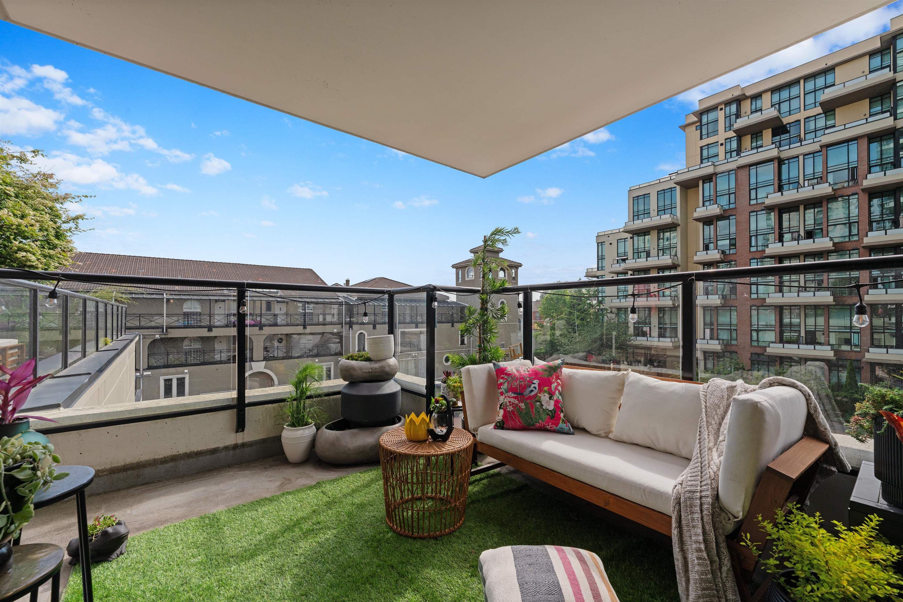 405 - 1 Renaissance Square, New Westminster, V3M 0B6 — photo 2