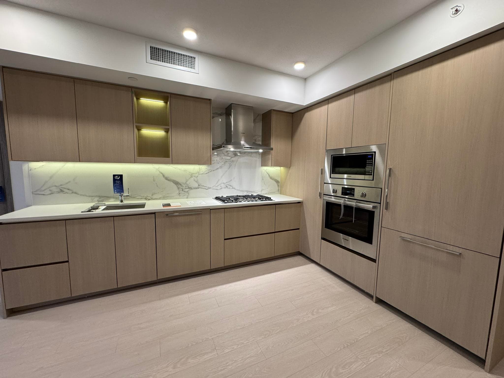 1002 - 13778 100 Avenue, Surrey, V3T 0V3 — photo 5