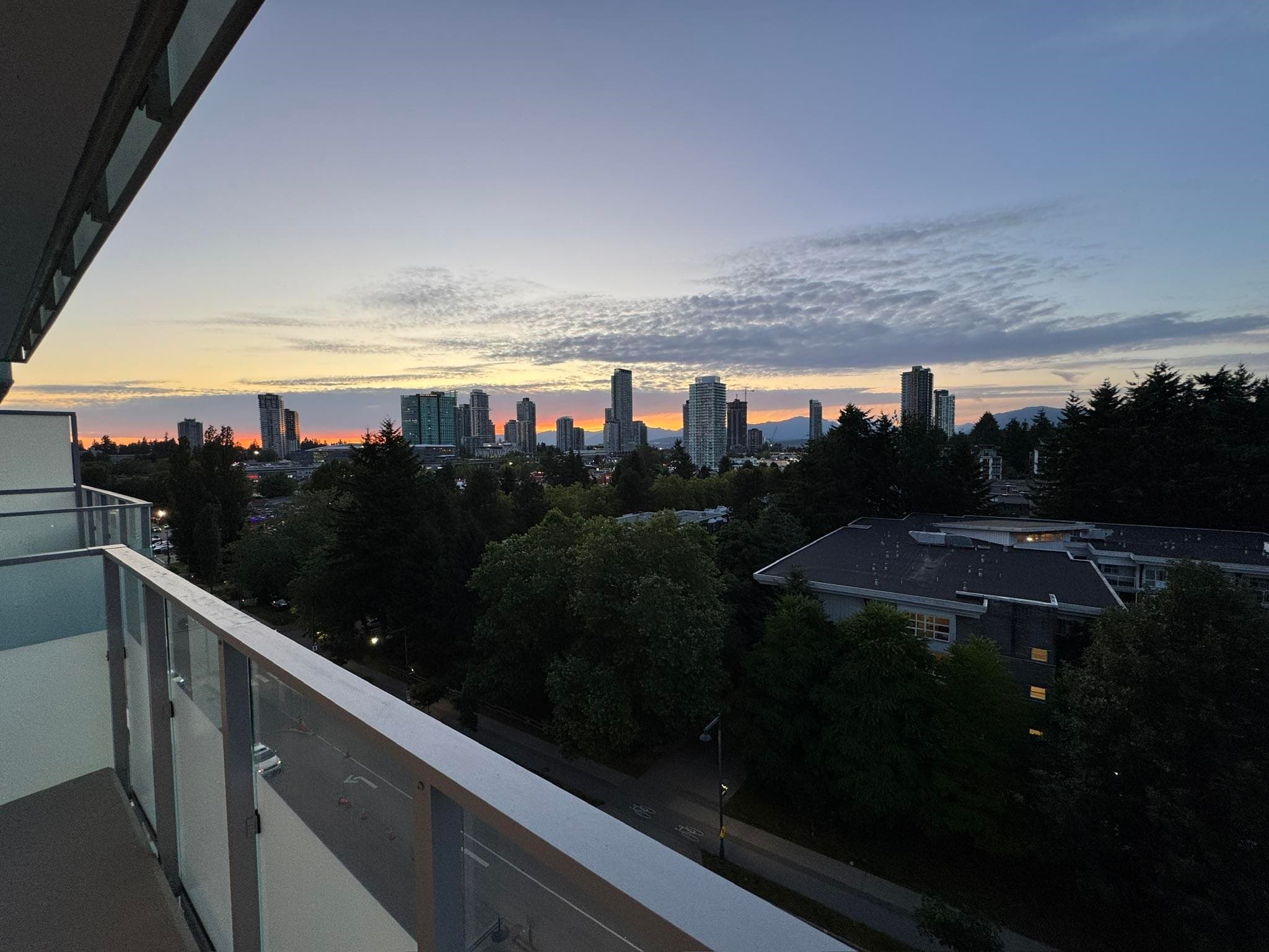 1002 - 13778 100 Avenue, Surrey, V3T 0V3 — photo 4