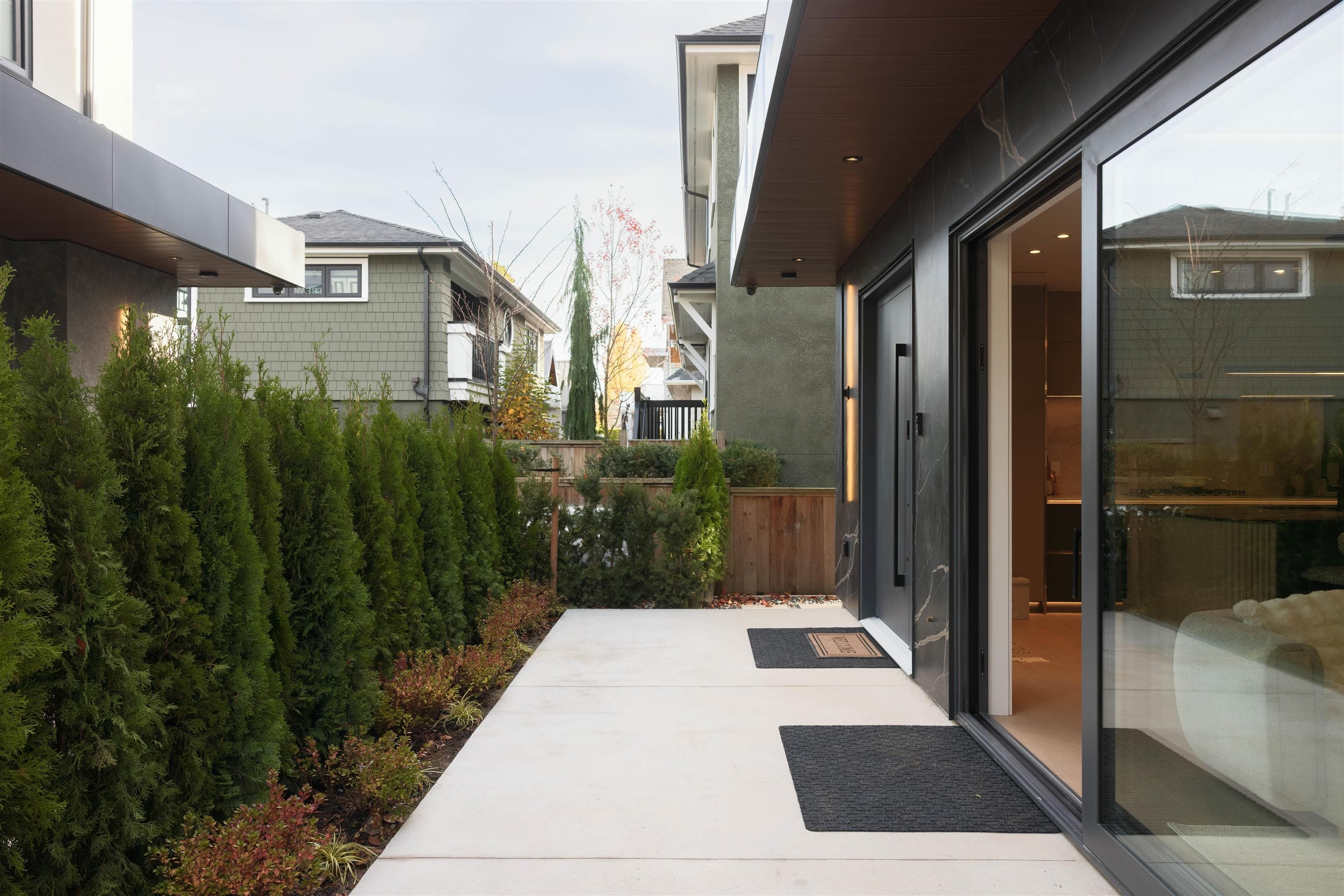 1 - 1179 W 33rd Avenue, Vancouver, V0V 0V0 — photo 2