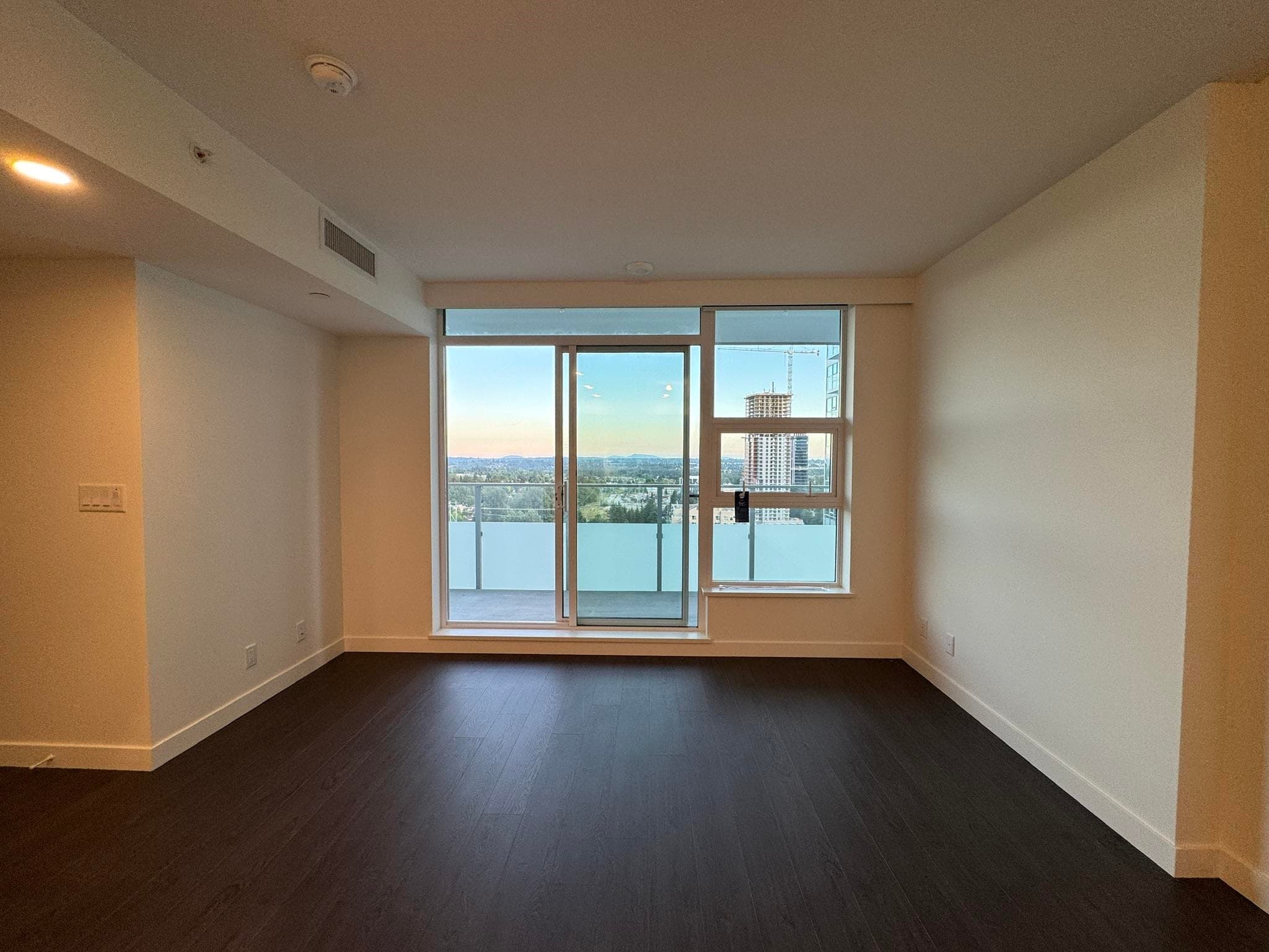 2204 - 13778 100 Avenue, Surrey, V3T 0V3 — photo 2