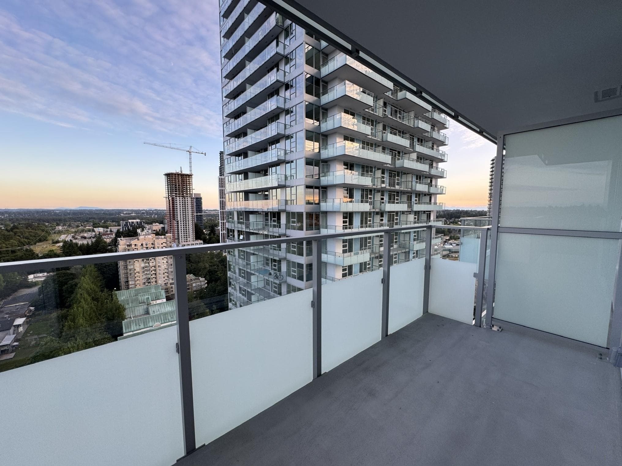 2204 - 13778 100 Avenue, Surrey, V3T 0V3 — photo 3