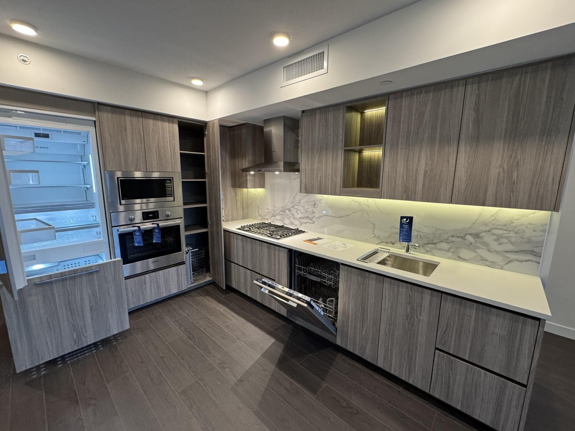 1904 - 13778 100 Avenue, Surrey, V3T 0V3 — photo 2