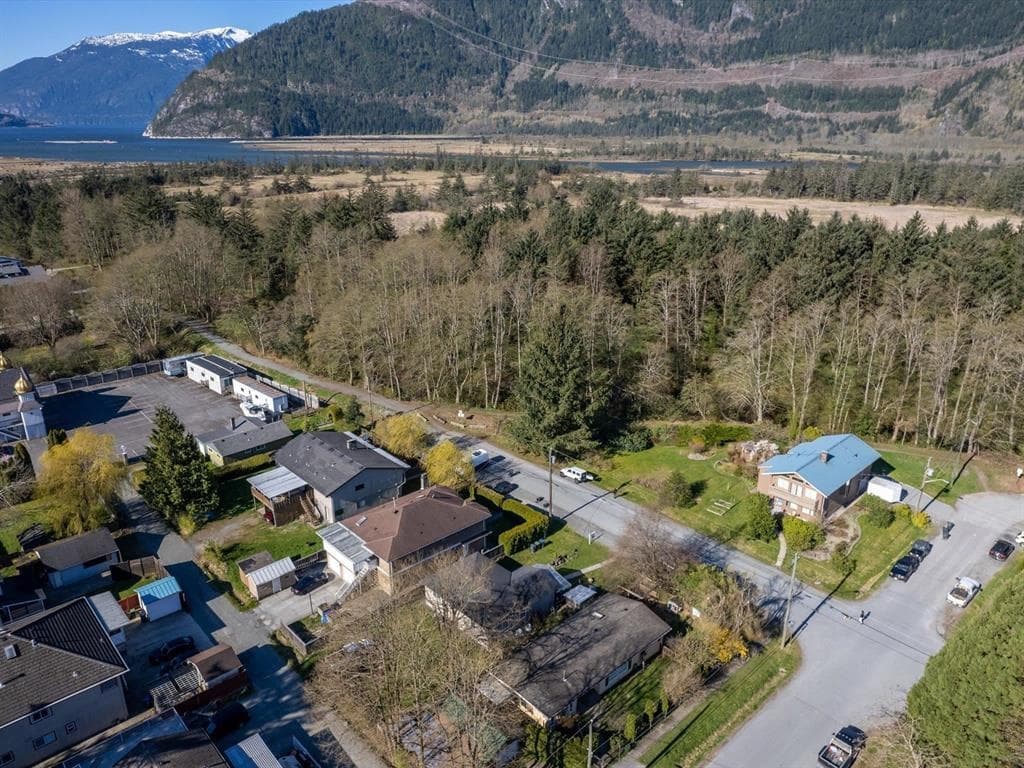 37986 Sixth Avenue, Squamish, V8B 0A4 — photo 4