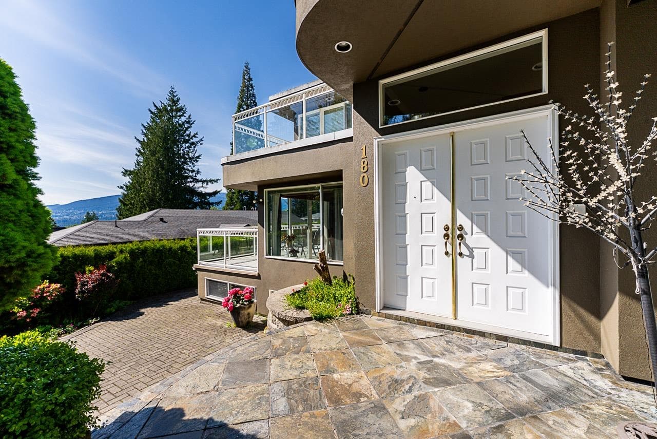 180 W Osborne Road, North Vancouver, V7N 2P8 — photo 4
