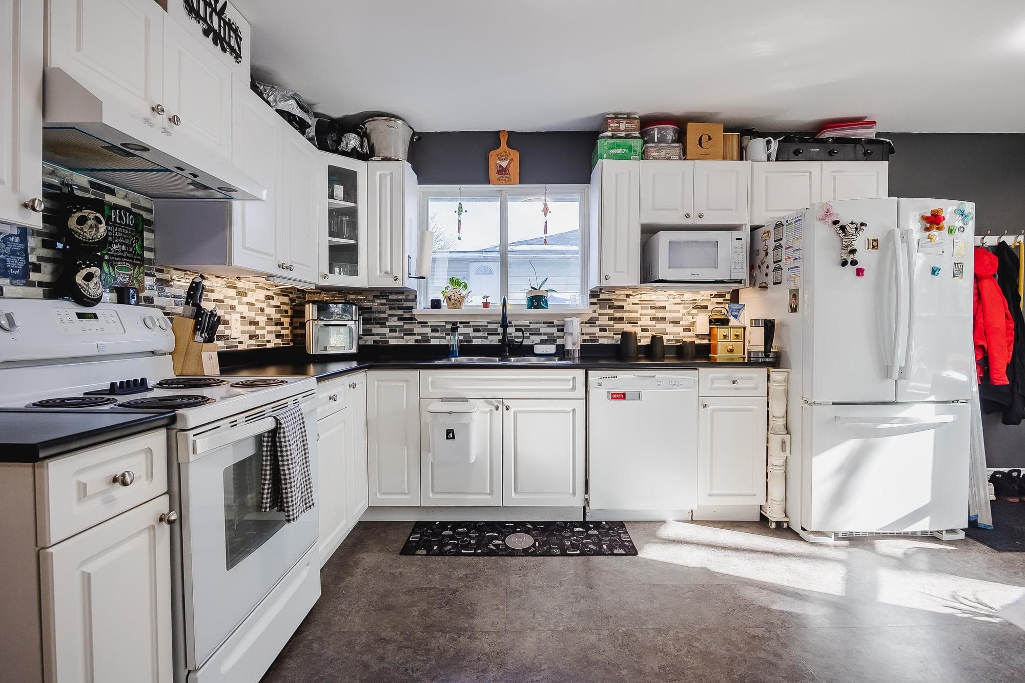 13225 87b Avenue, Surrey, V3W 2M3 — photo 3
