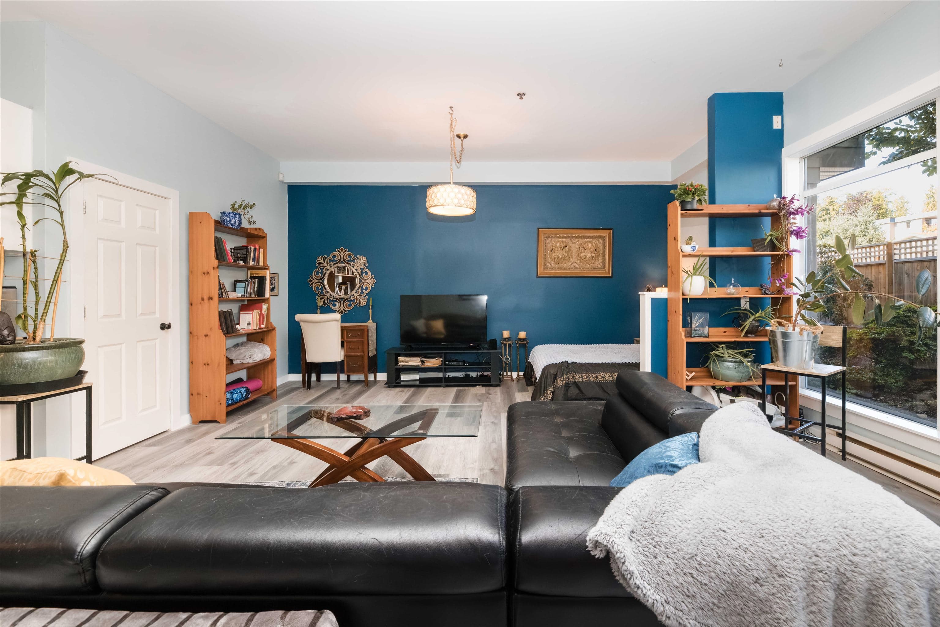 102 - 703 Gibsons Way, Gibsons