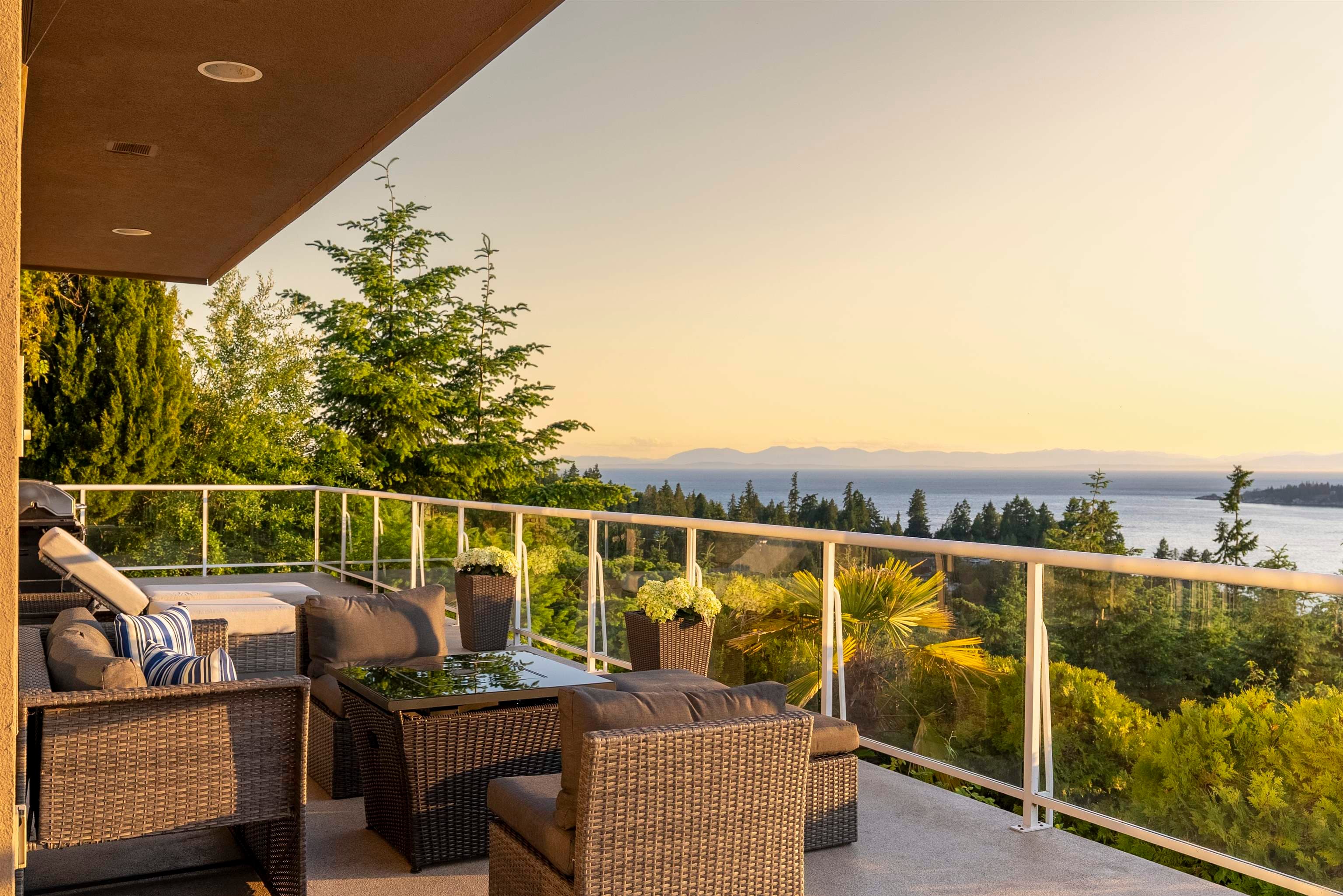 5532 Westhaven Road, West Vancouver, V7W 3E9 — photo 3