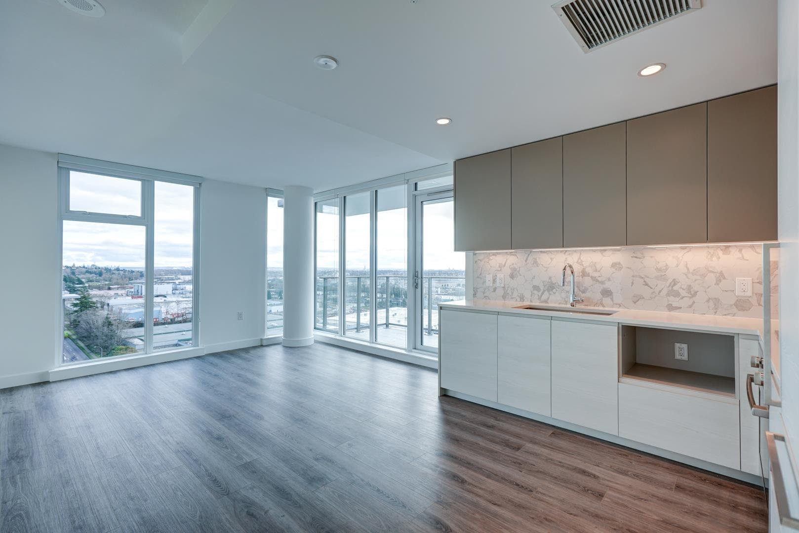1502 - 8188 Fraser Street, Vancouver, V5X 0J8 — photo 5