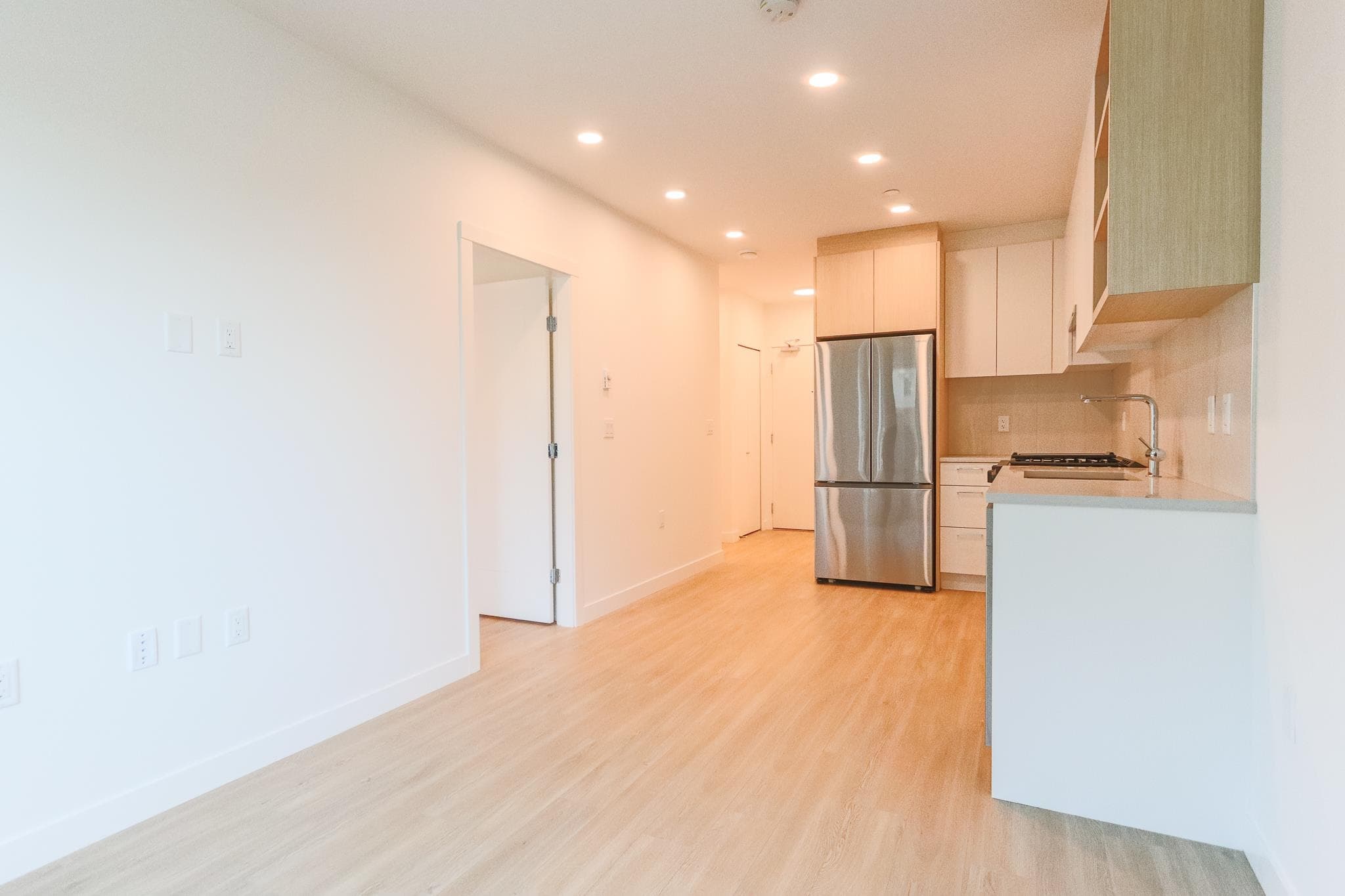 102 - 723 Grover Avenue, Coquitlam, V3J 3M6 — photo 3