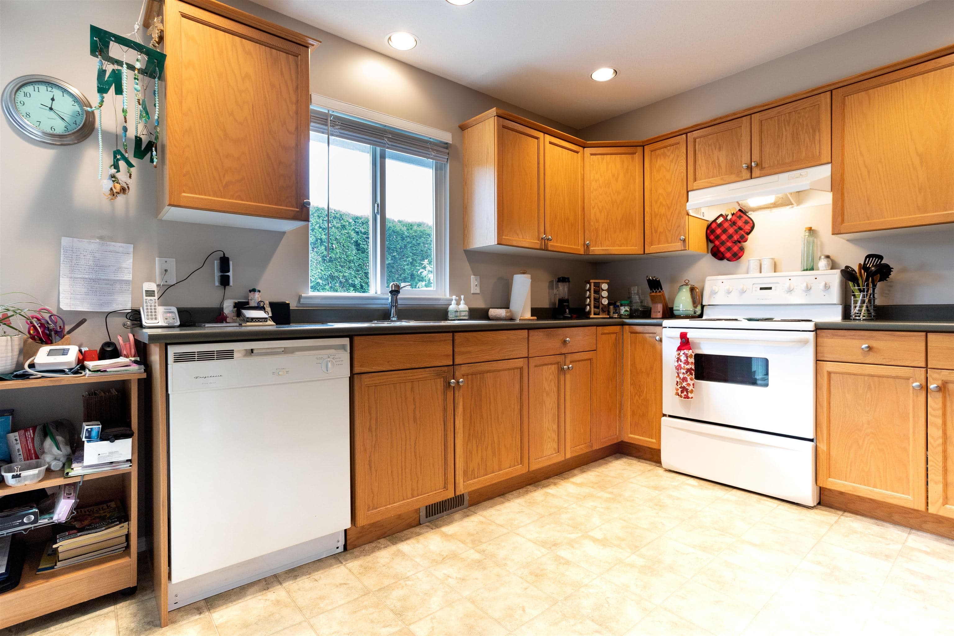 8 - 9472 Woodbine Street, Chilliwack, V2P 5S4 — photo 2